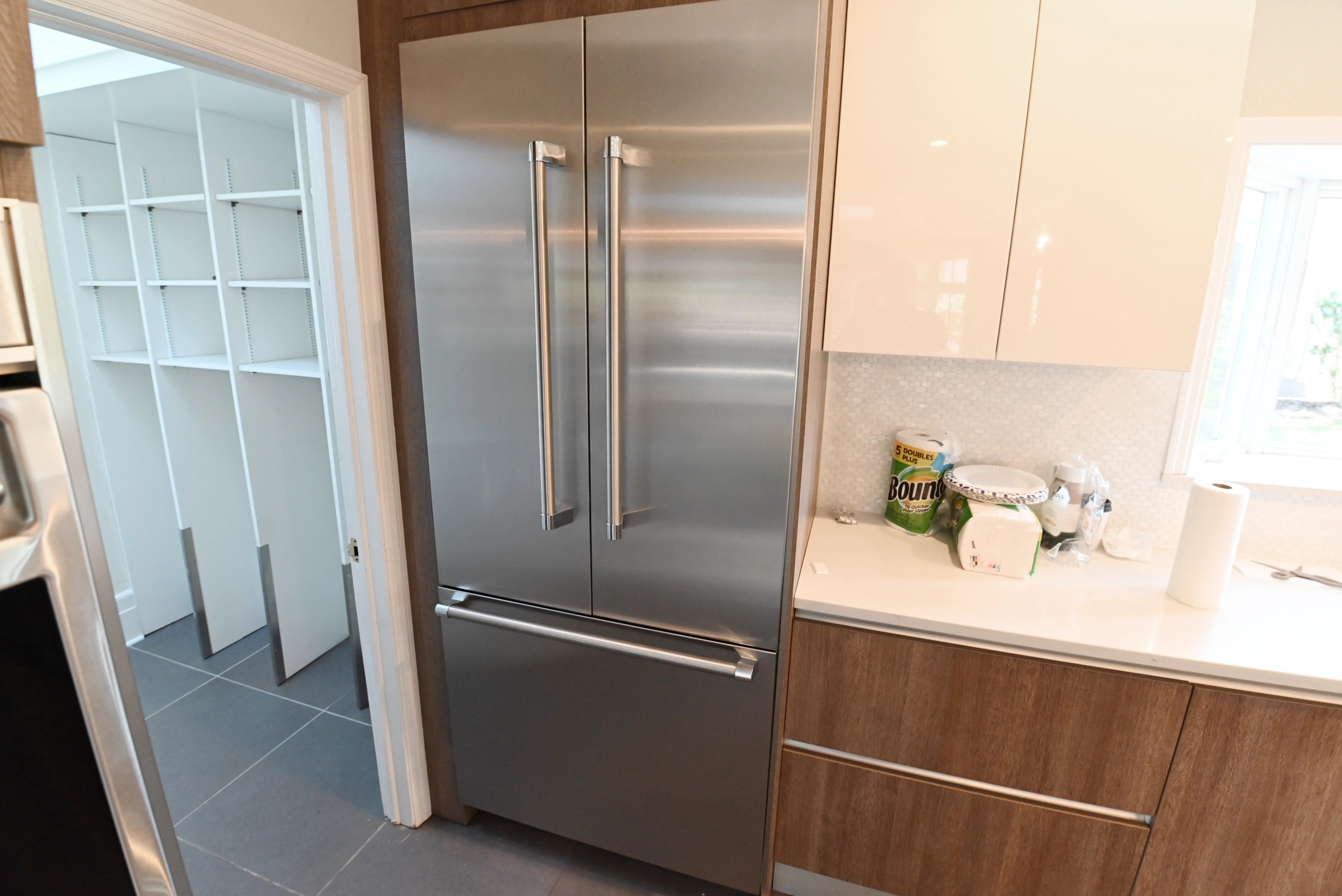 Pedini Luxurious Hot Chocolate Modern Pre-Owned Kitchen