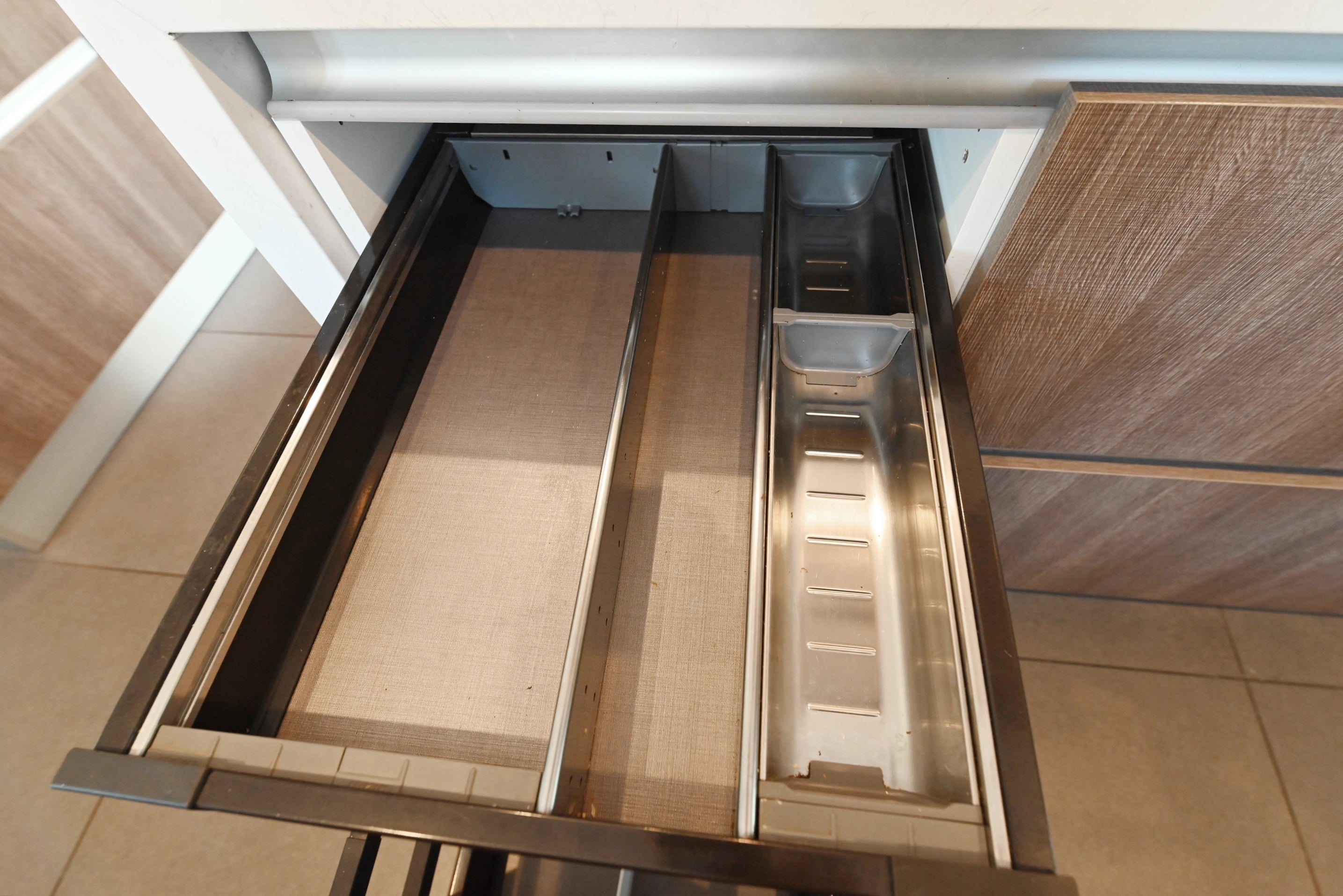 Pedini Luxurious Hot Chocolate Modern Pre-Owned Kitchen