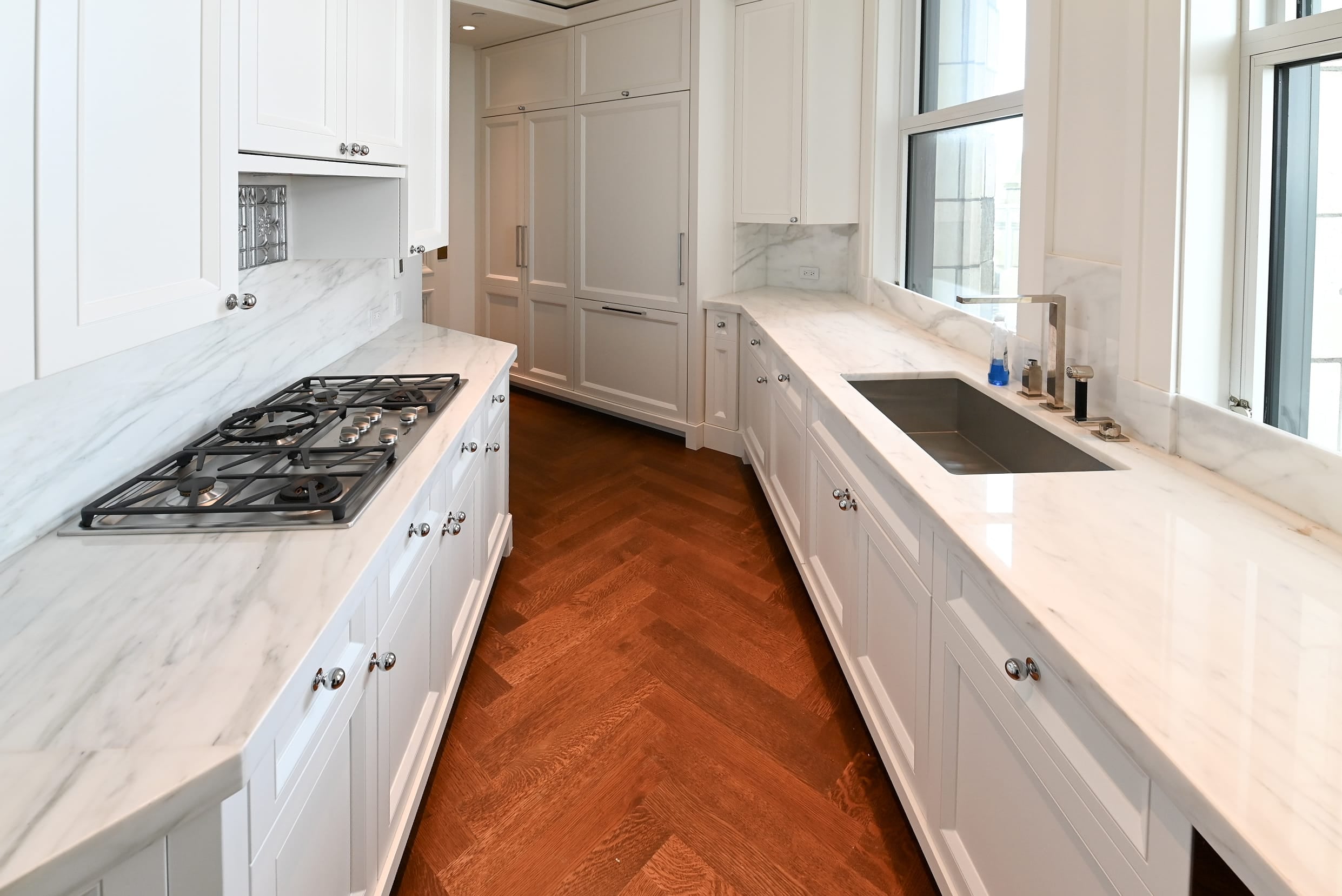 Molteni & C Dada Luxurious Winter Frost Traditional Pre-Owned Kitchen