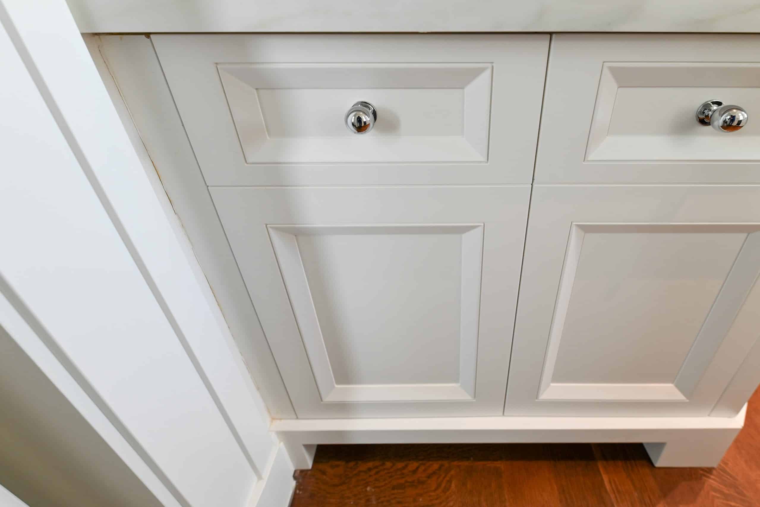 Molteni & C Dada Luxurious Winter Frost Traditional Pre-Owned Kitchen