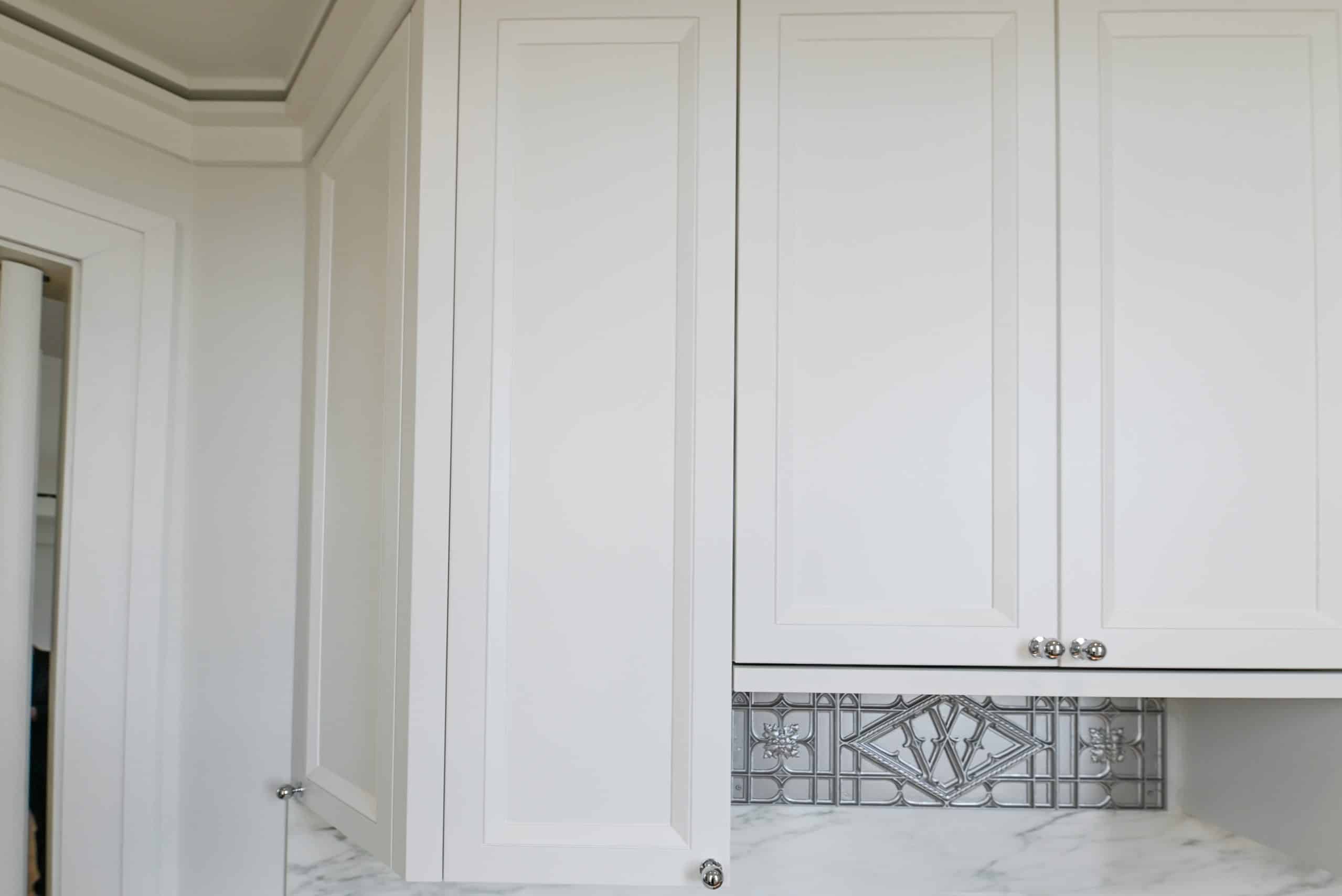 Molteni & C Dada Luxurious Winter Frost Traditional Pre-Owned Kitchen