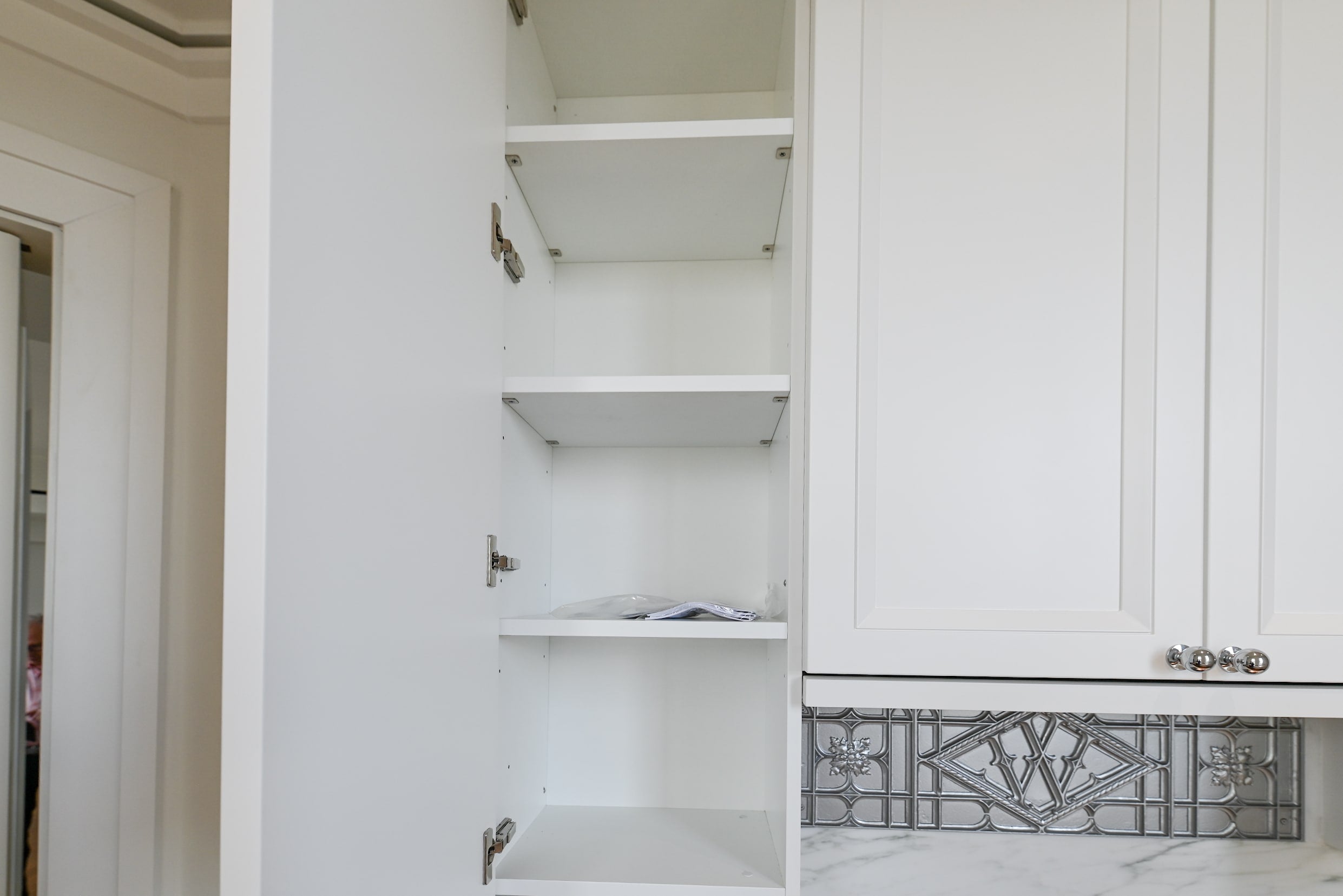 Molteni & C Dada Luxurious Winter Frost Traditional Pre-Owned Kitchen