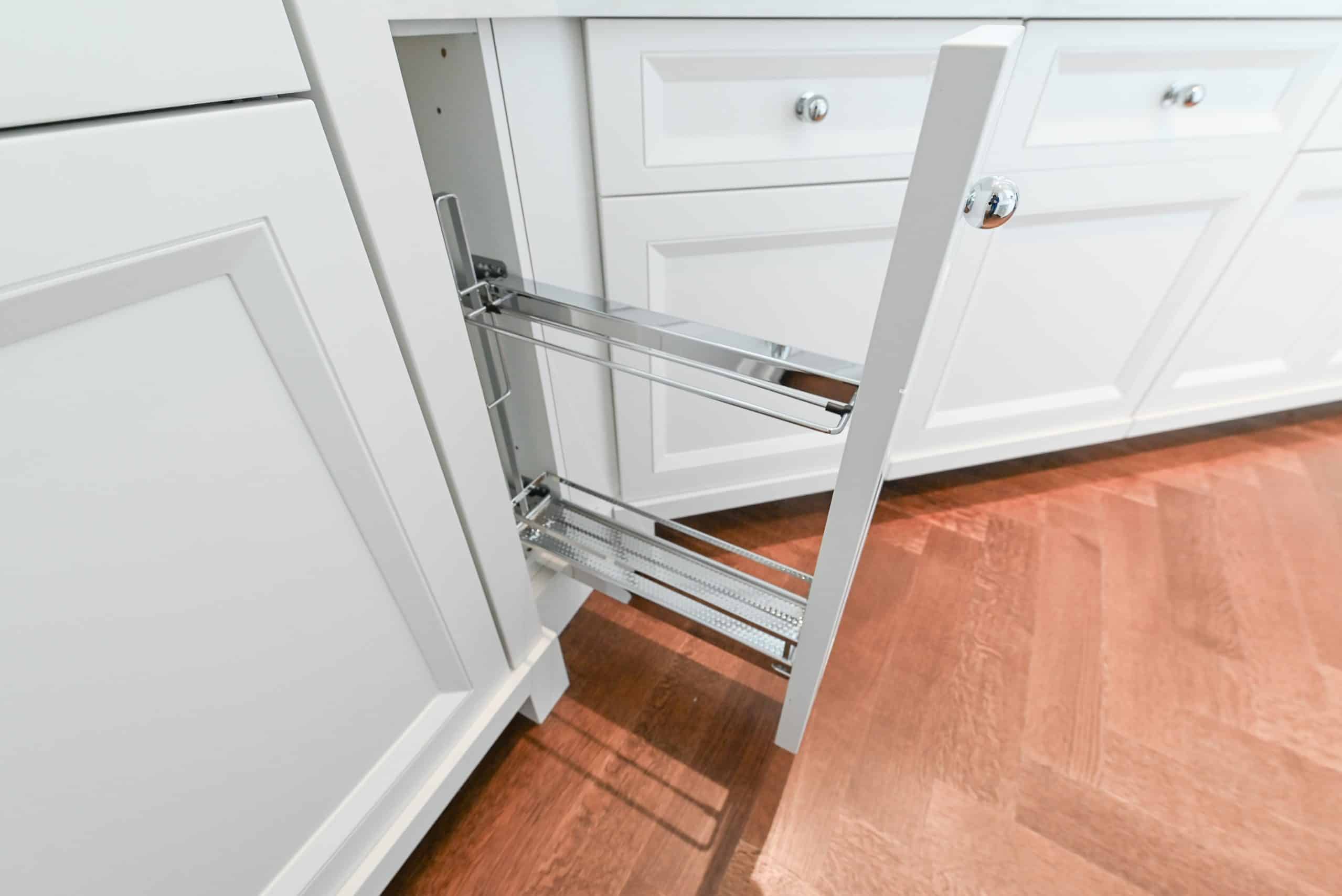 Molteni & C Dada Luxurious Winter Frost Traditional Pre-Owned Kitchen