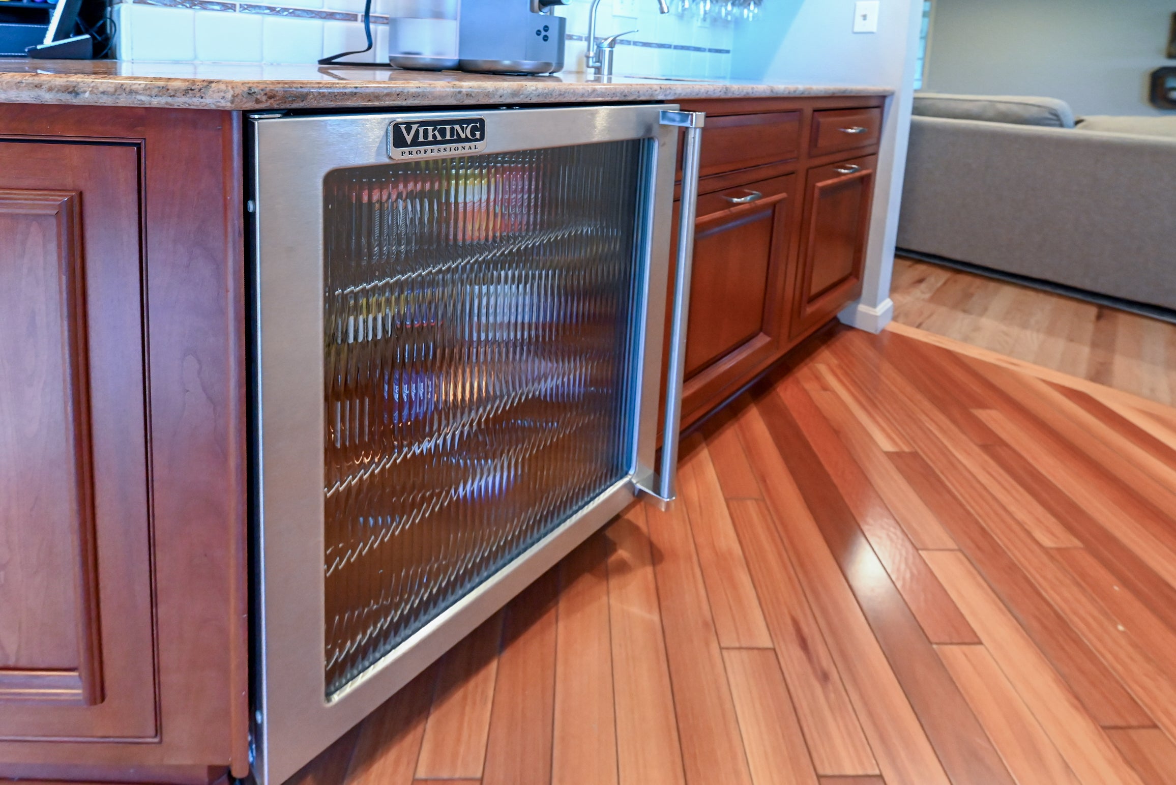 Crystal Cabinetry Terracotta Sunset Traditional Pre-Owned Kitchen W/ Wet Bar