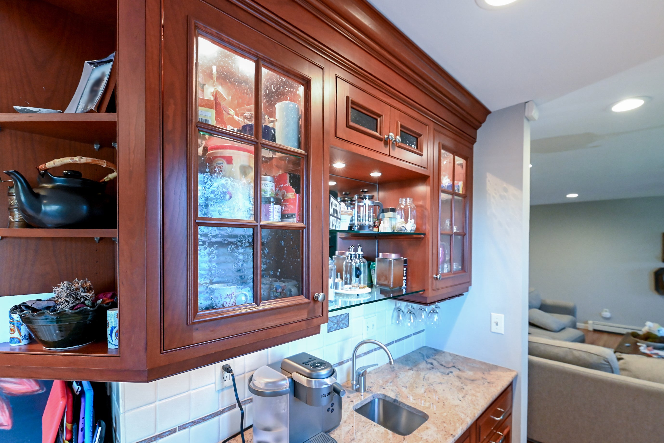 Crystal Cabinetry Terracotta Sunset Traditional Pre-Owned Kitchen W/ Wet Bar