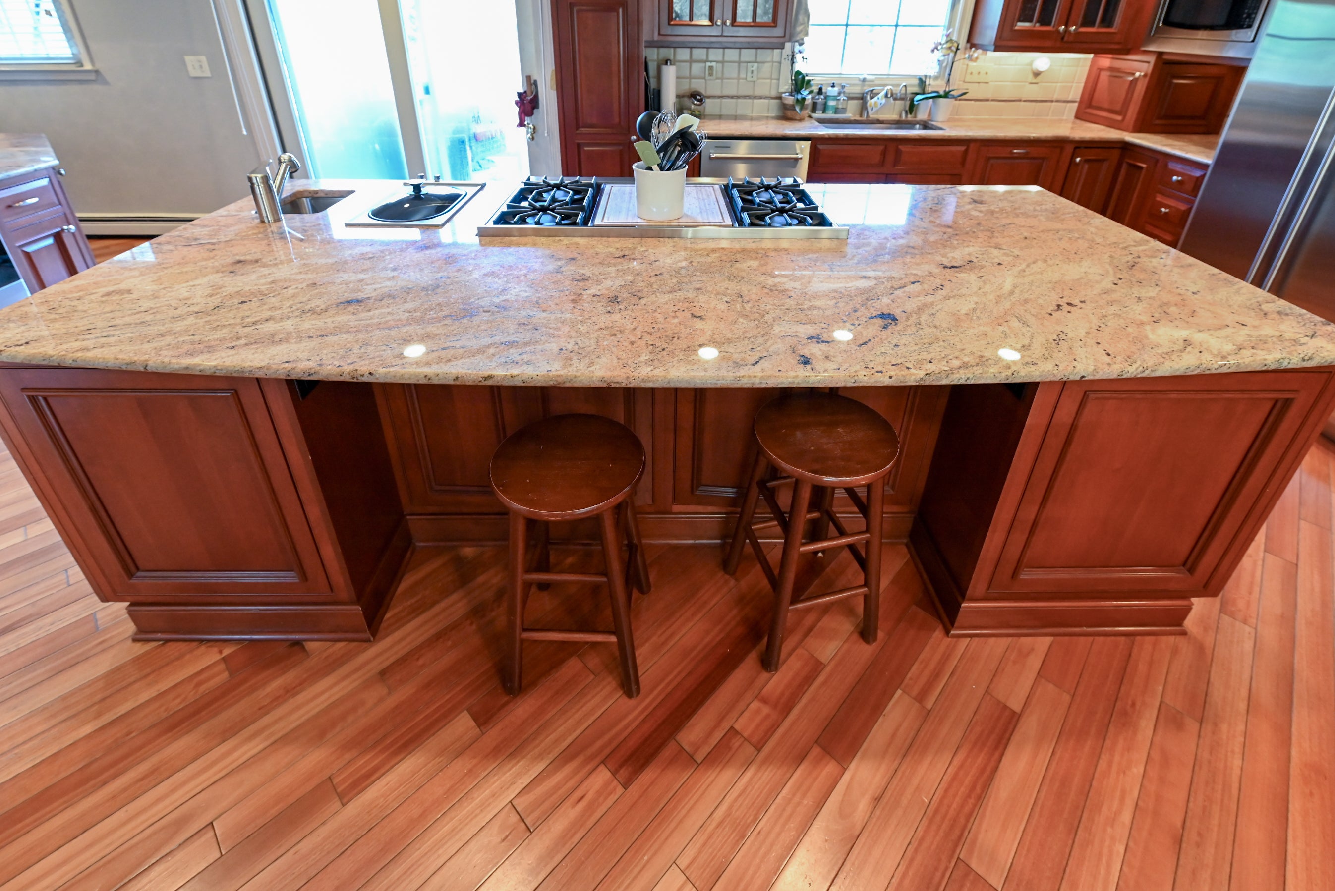 Crystal Cabinetry Terracotta Sunset Traditional Pre-Owned Kitchen W/ Wet Bar