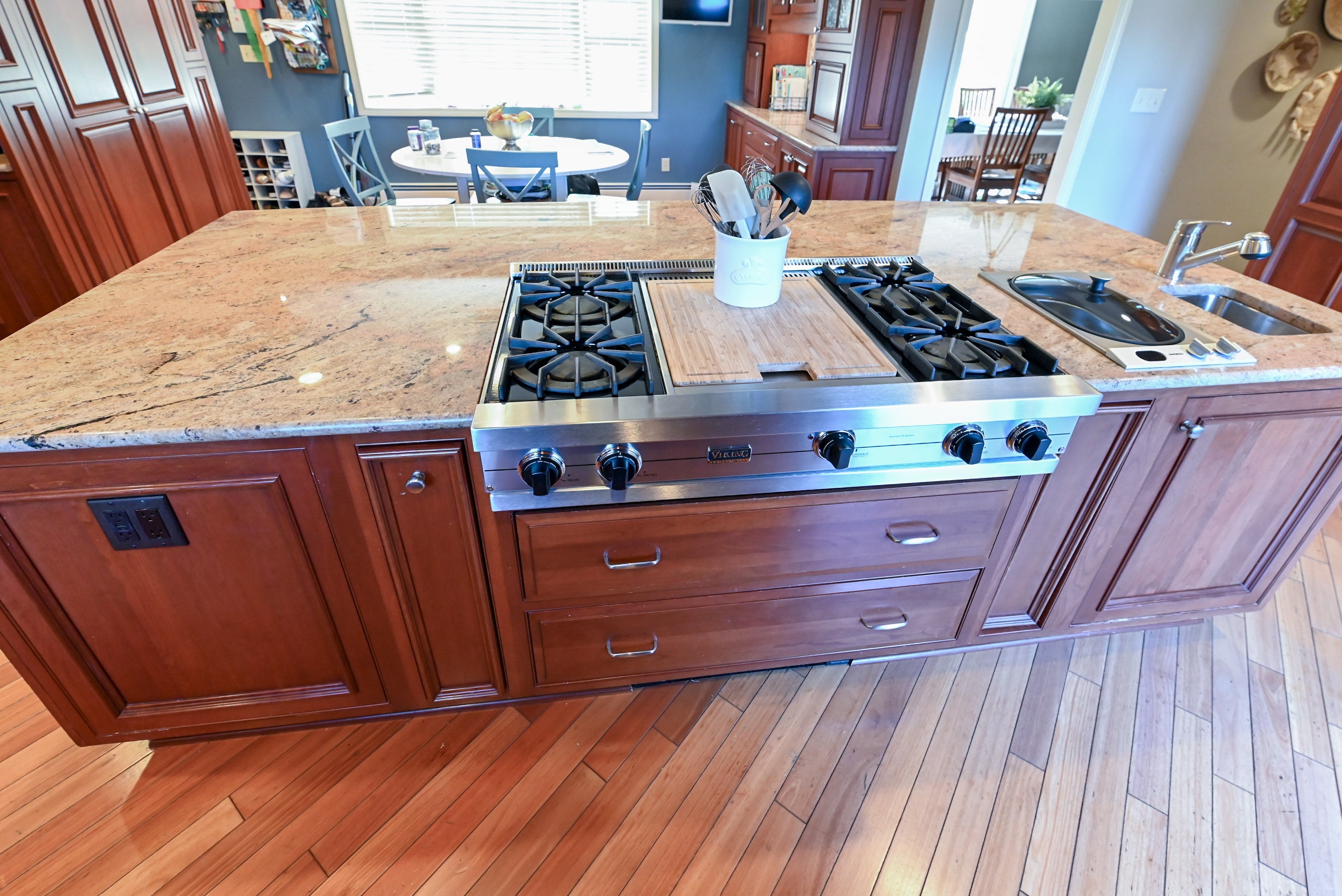 Crystal Cabinetry Terracotta Sunset Traditional Pre-Owned Kitchen W/ Wet Bar