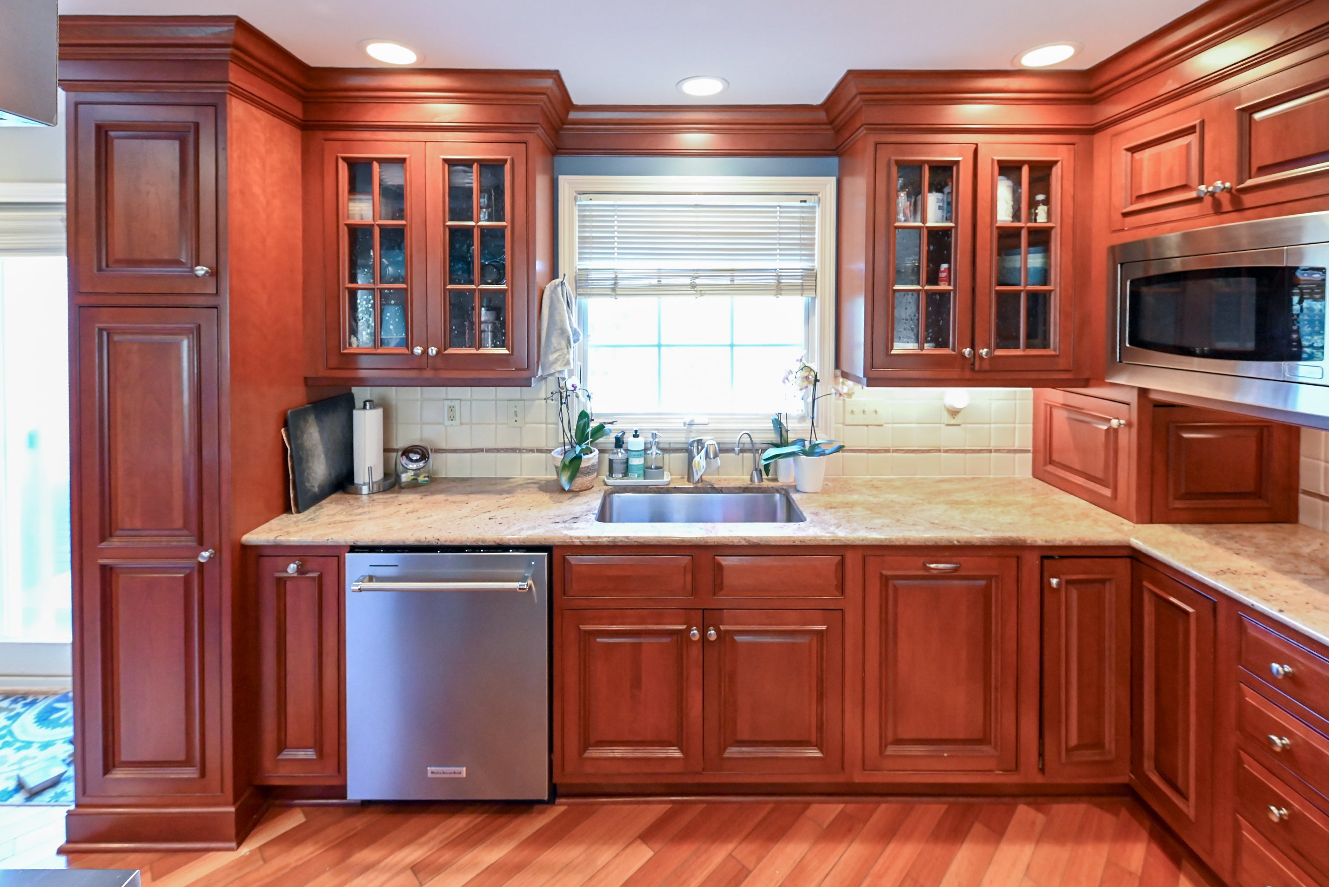 Crystal Cabinetry Terracotta Sunset Traditional Pre-Owned Kitchen W/ Wet Bar