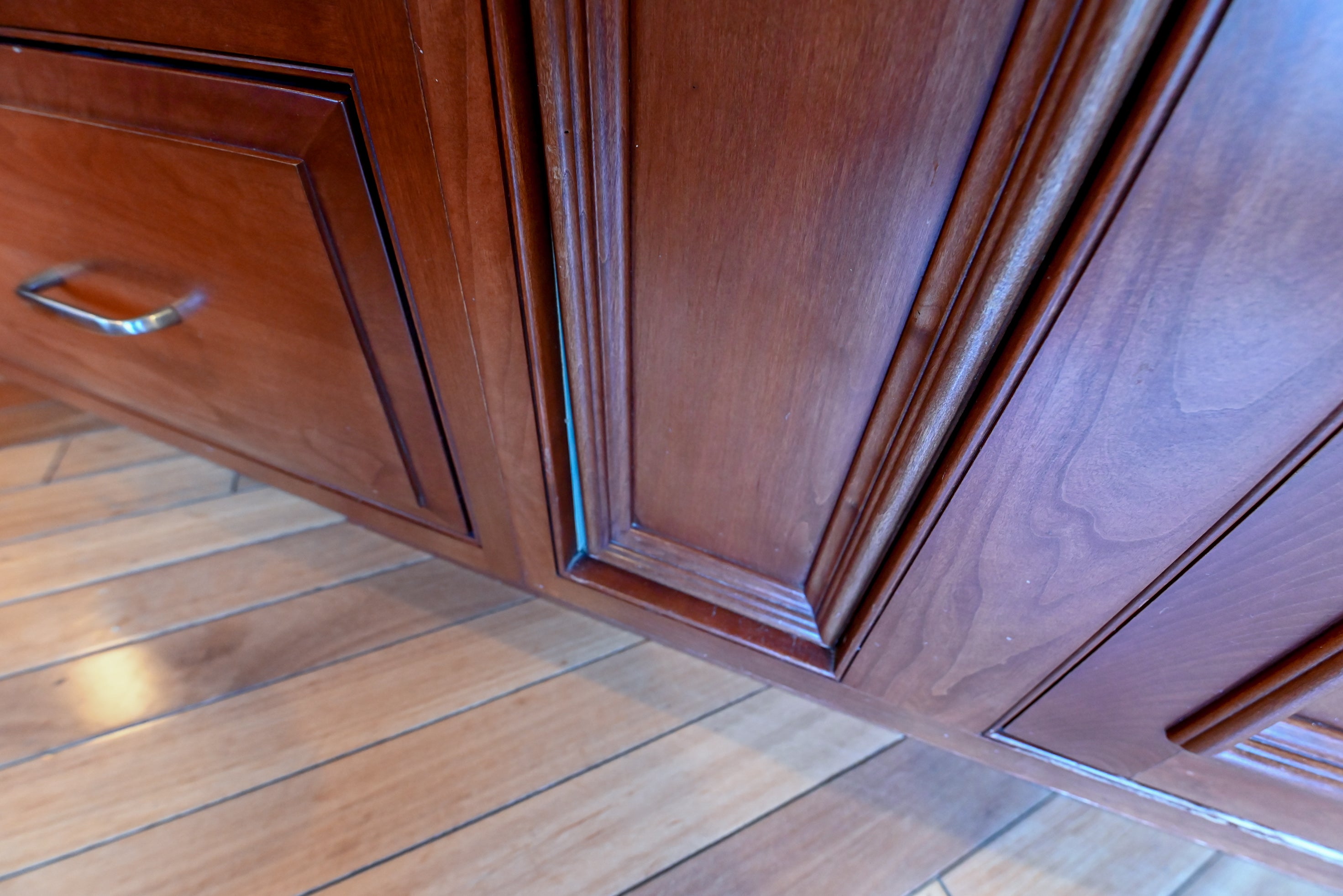 Crystal Cabinetry Terracotta Sunset Traditional Pre-Owned Kitchen W/ Wet Bar