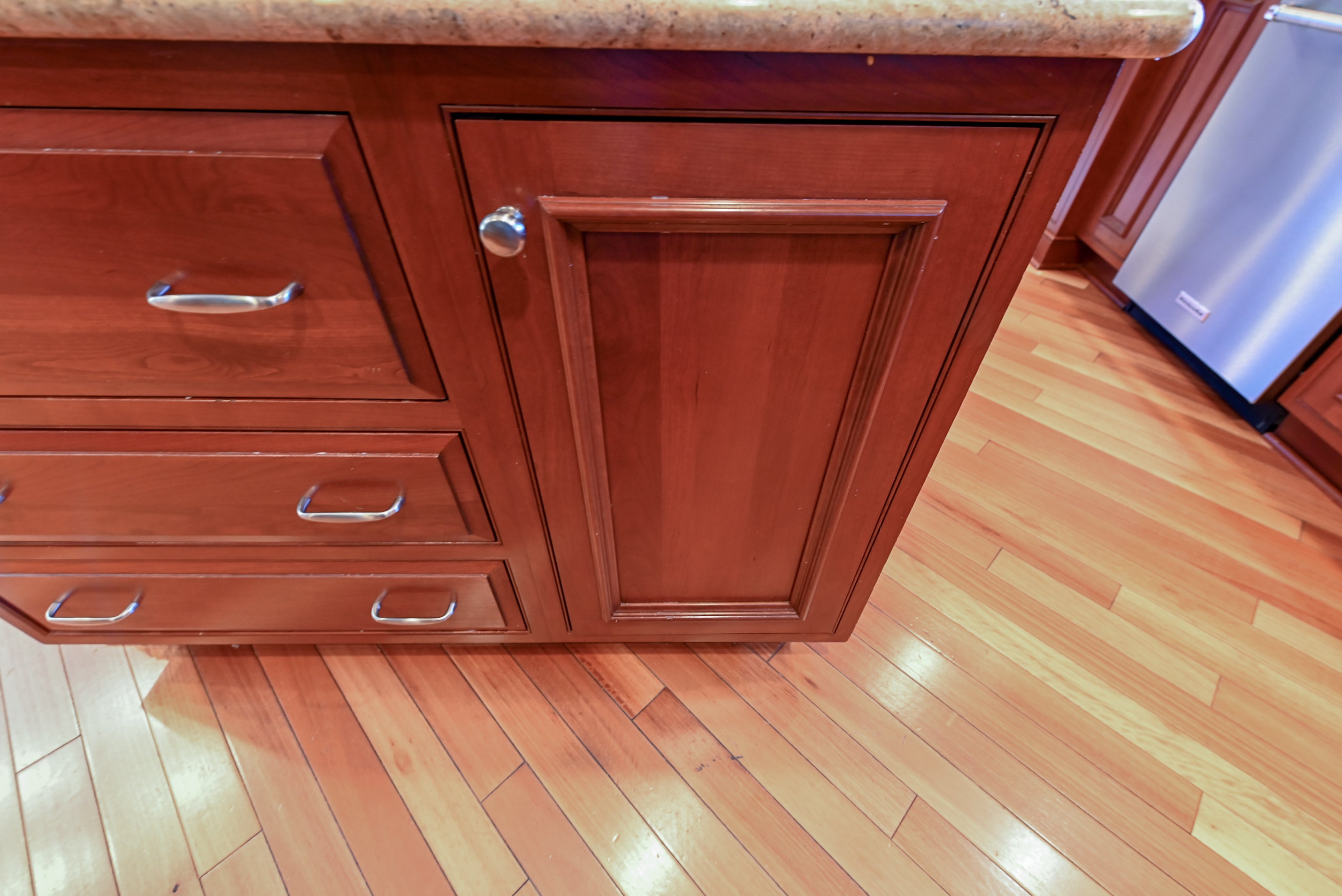 Crystal Cabinetry Terracotta Sunset Traditional Pre-Owned Kitchen W/ Wet Bar