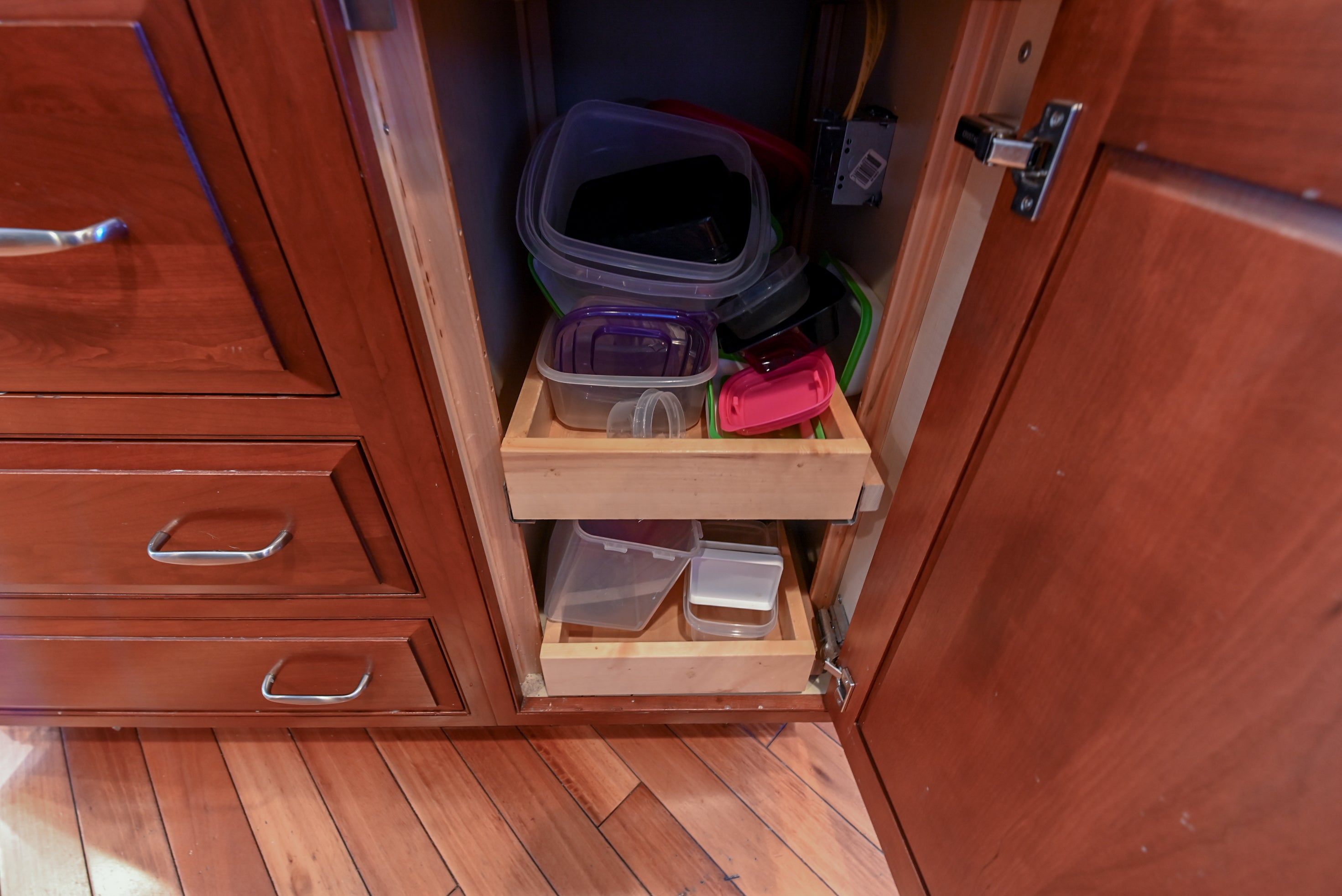 Crystal Cabinetry Terracotta Sunset Traditional Pre-Owned Kitchen W/ Wet Bar