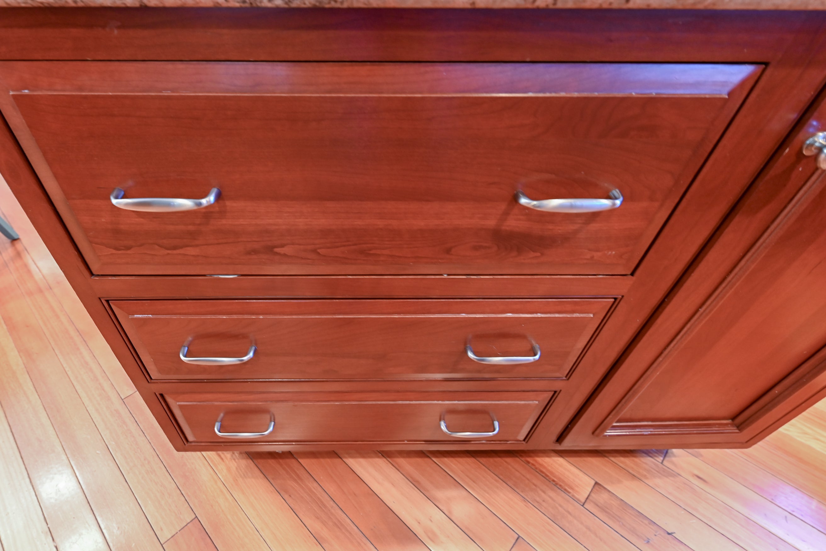 Crystal Cabinetry Terracotta Sunset Traditional Pre-Owned Kitchen W/ Wet Bar