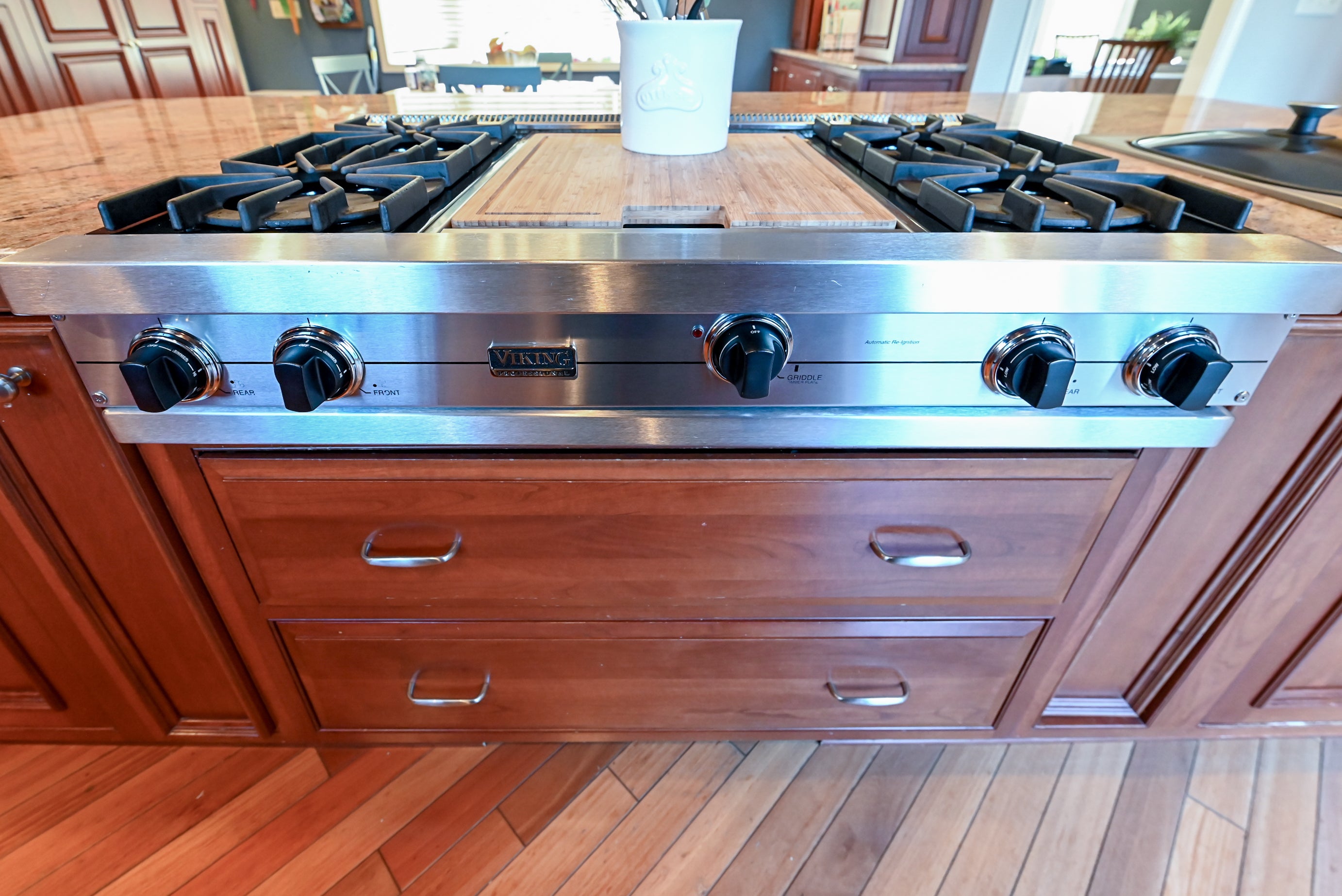 Crystal Cabinetry Terracotta Sunset Traditional Pre-Owned Kitchen W/ Wet Bar