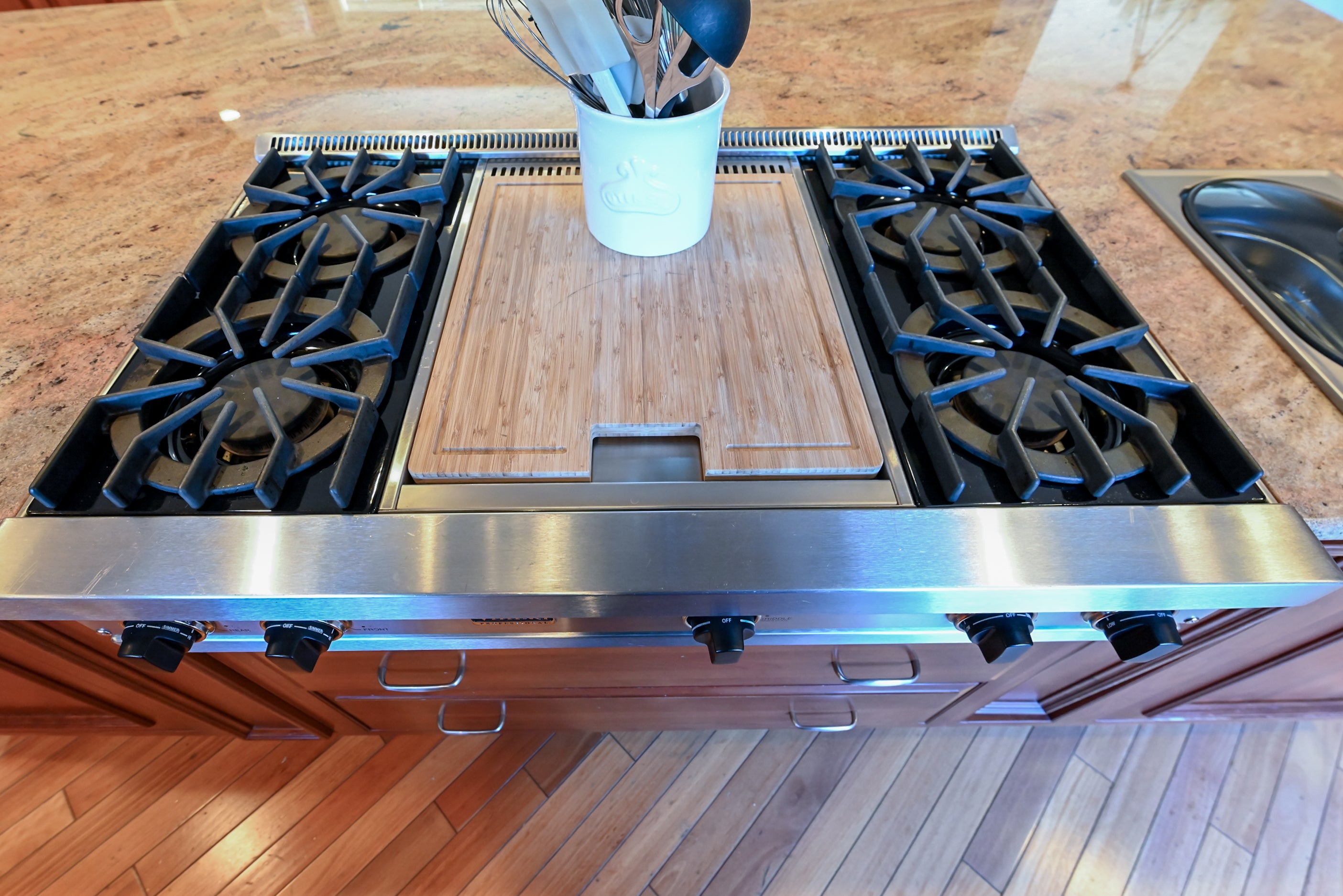 Crystal Cabinetry Terracotta Sunset Traditional Pre-Owned Kitchen W/ Wet Bar