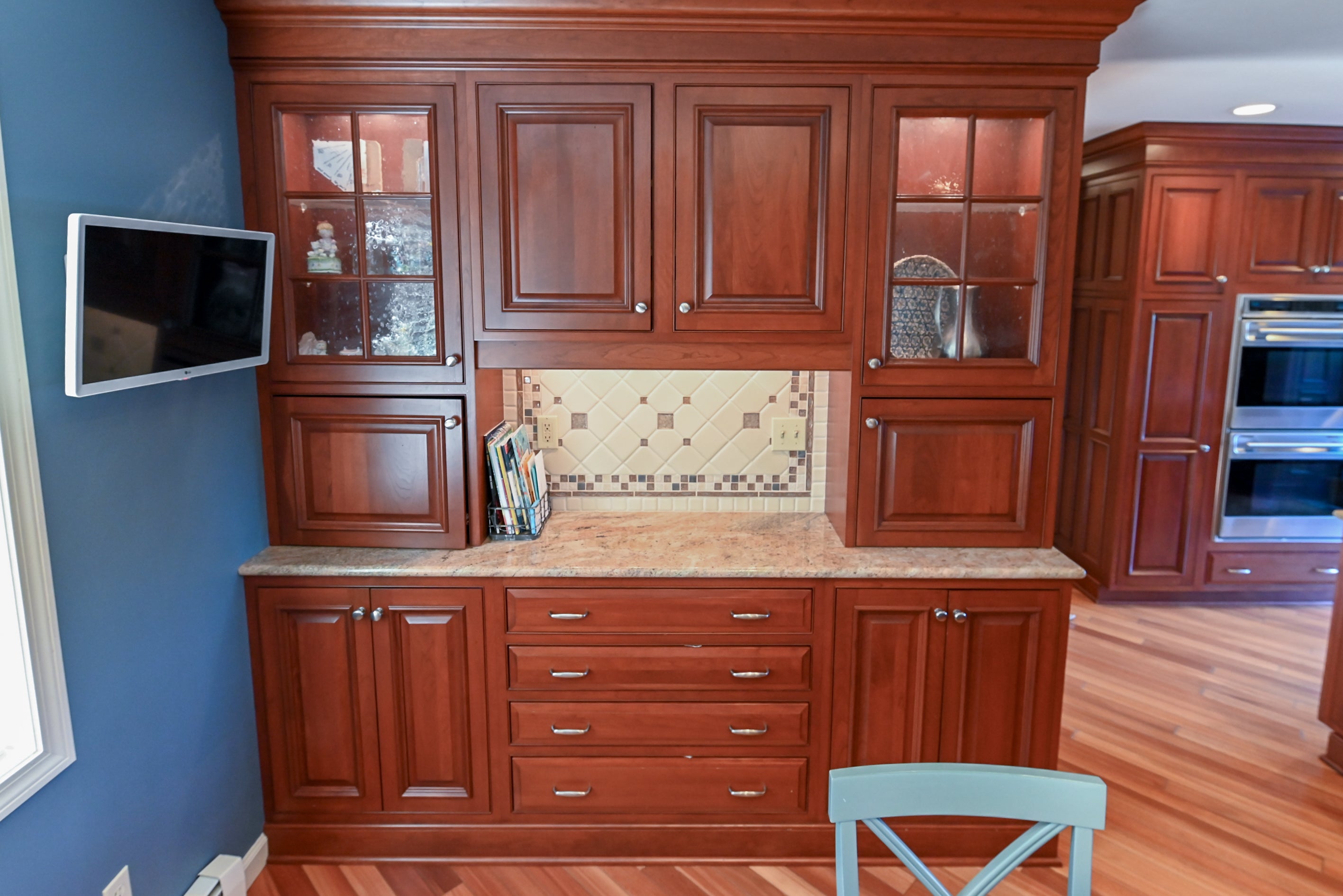Crystal Cabinetry Terracotta Sunset Traditional Pre-Owned Kitchen W/ Wet Bar
