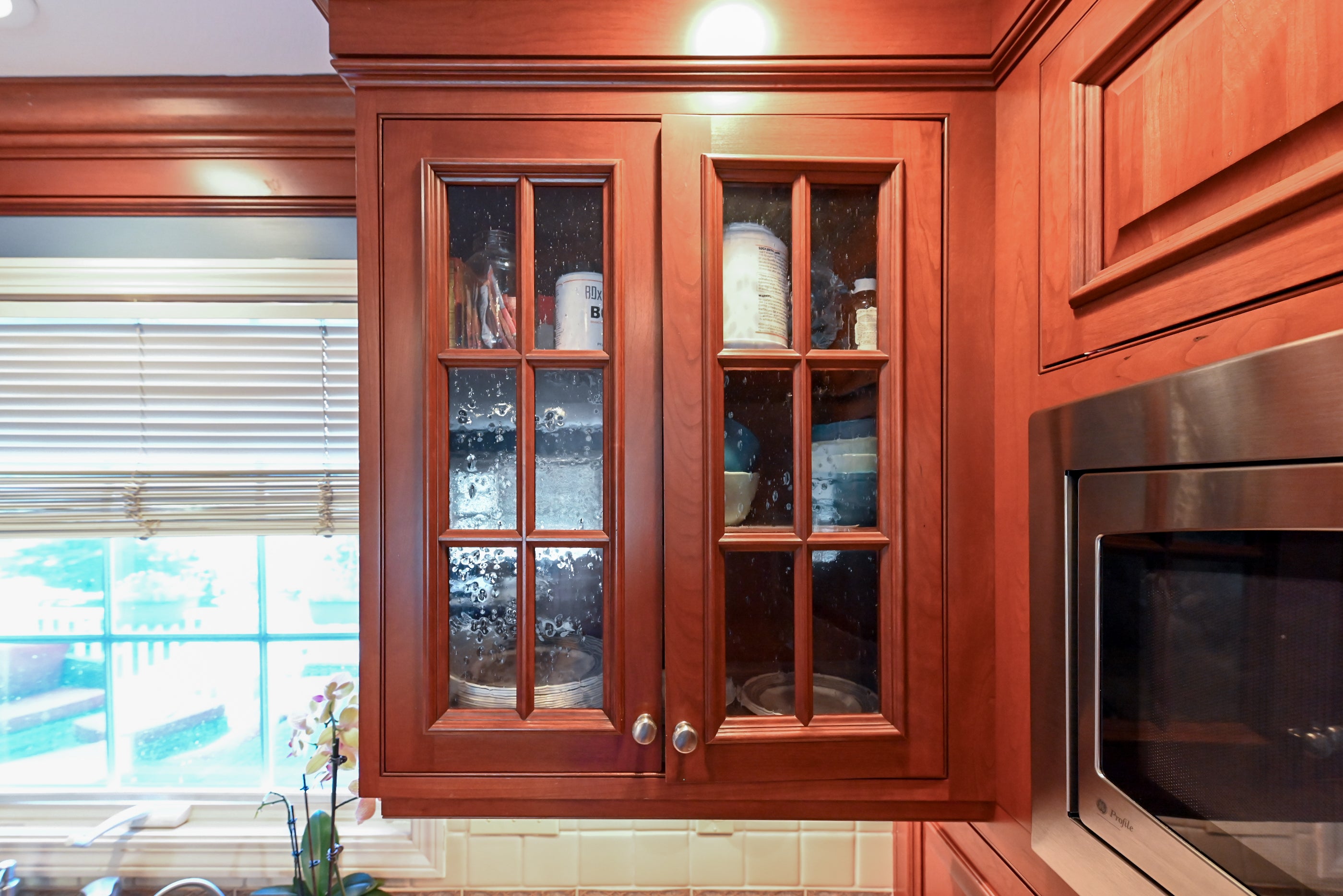 Crystal Cabinetry Terracotta Sunset Traditional Pre-Owned Kitchen W/ Wet Bar