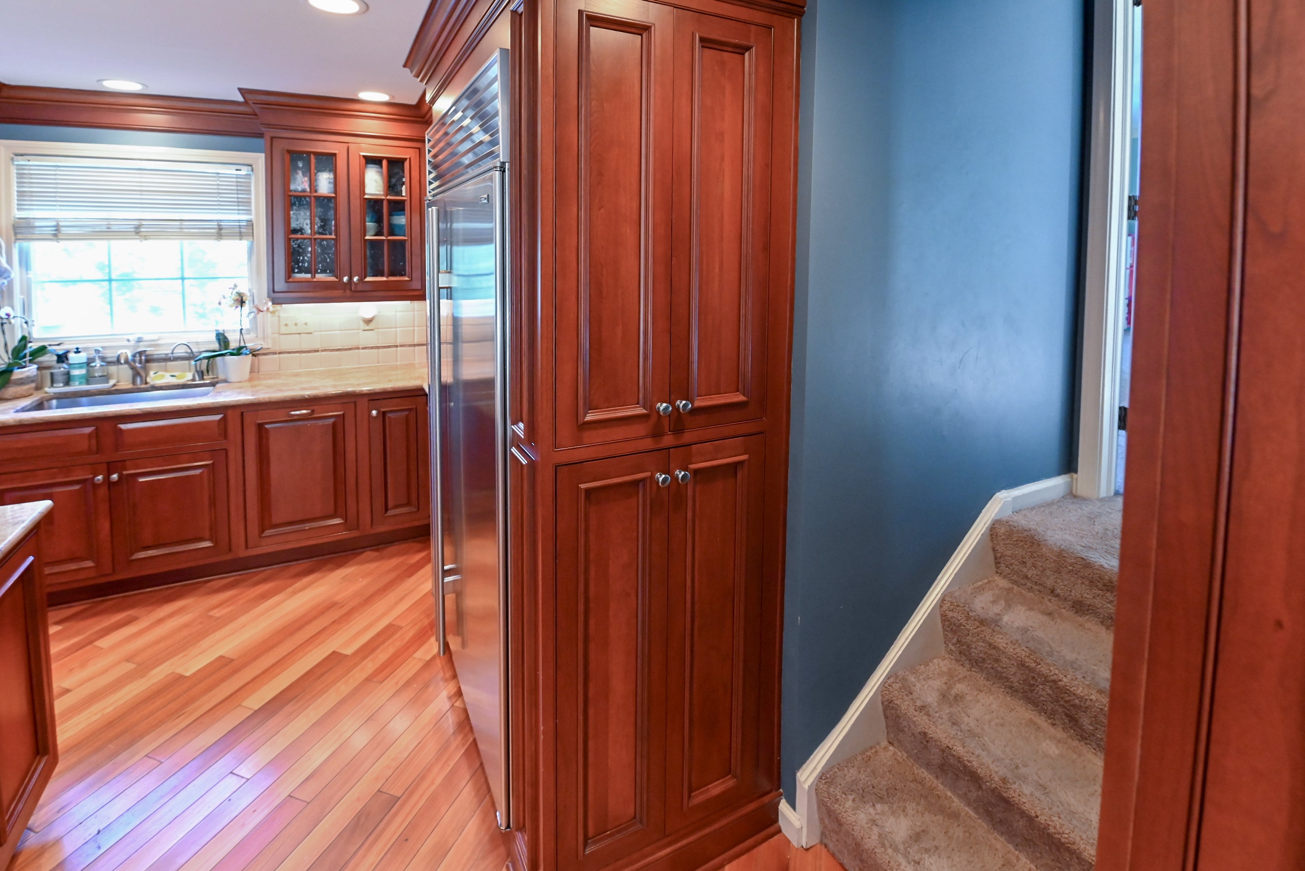 Crystal Cabinetry Terracotta Sunset Traditional Pre-Owned Kitchen W/ Wet Bar