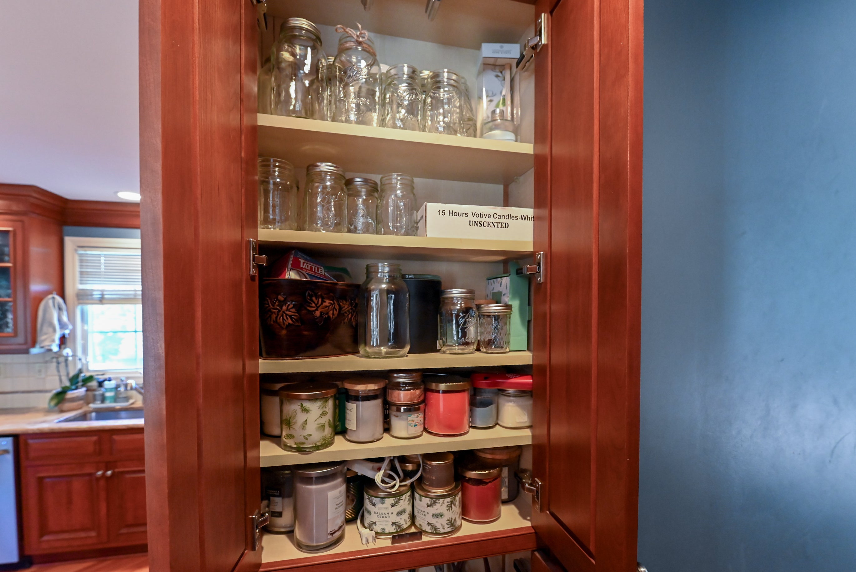 Crystal Cabinetry Terracotta Sunset Traditional Pre-Owned Kitchen W/ Wet Bar