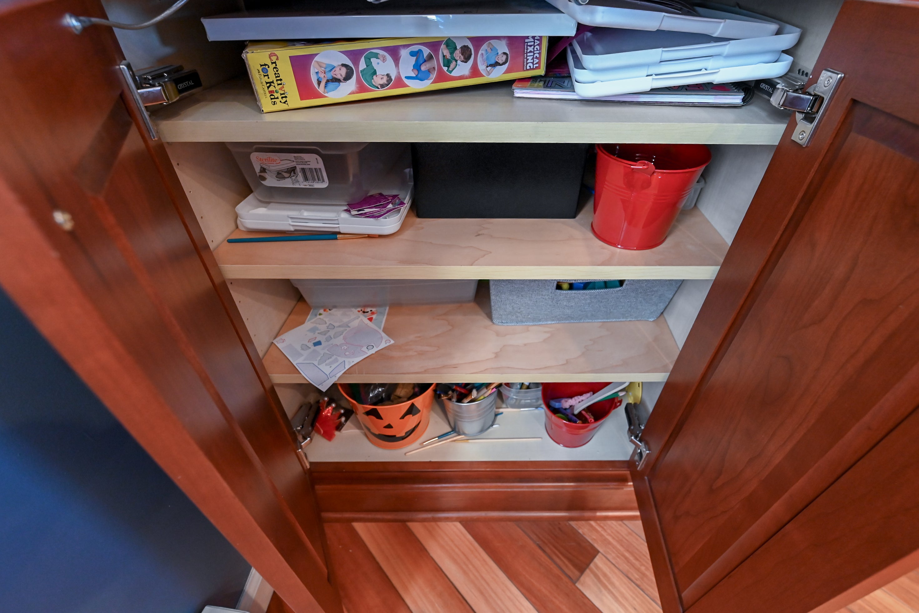 Crystal Cabinetry Terracotta Sunset Traditional Pre-Owned Kitchen W/ Wet Bar