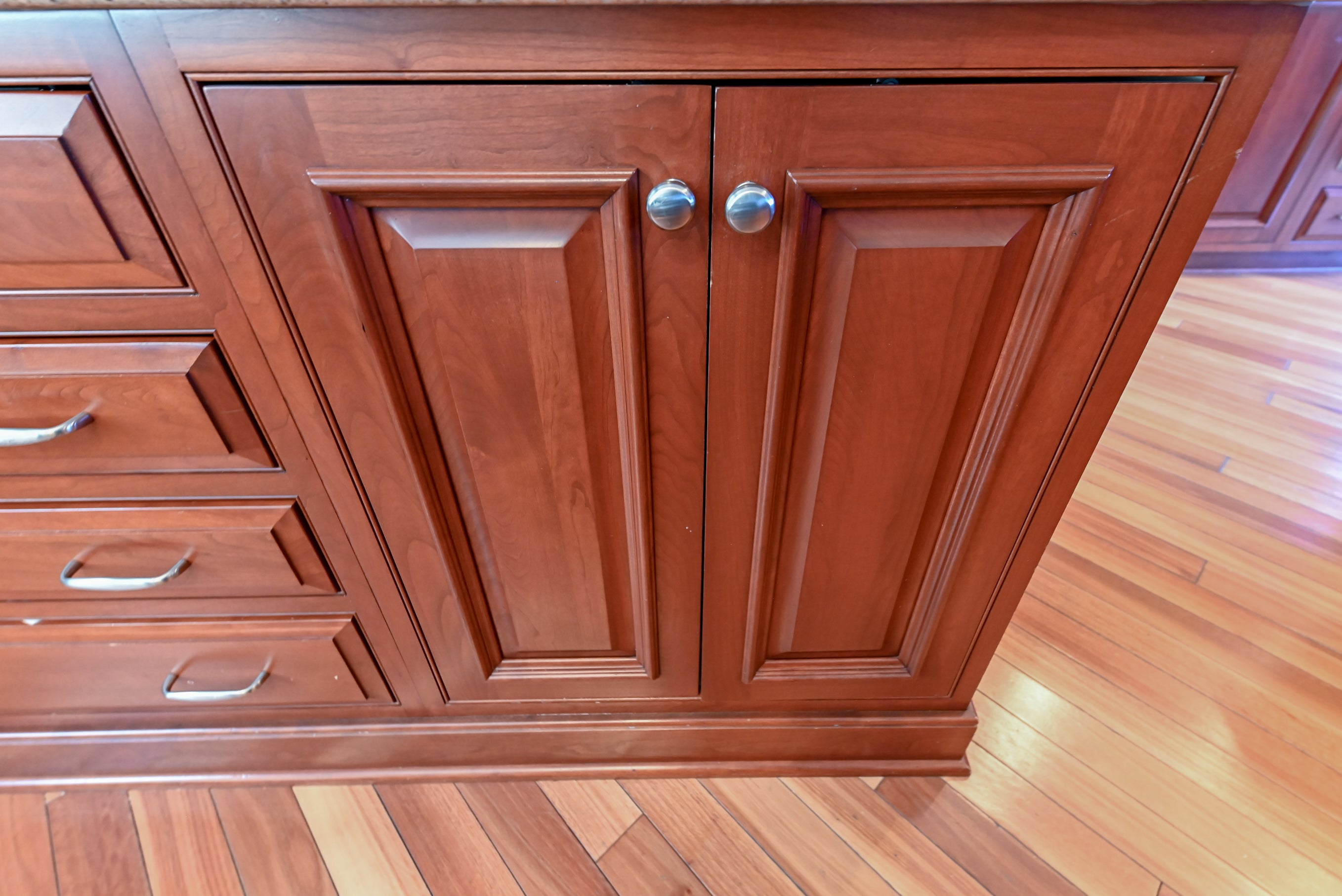 Crystal Cabinetry Terracotta Sunset Traditional Pre-Owned Kitchen W/ Wet Bar