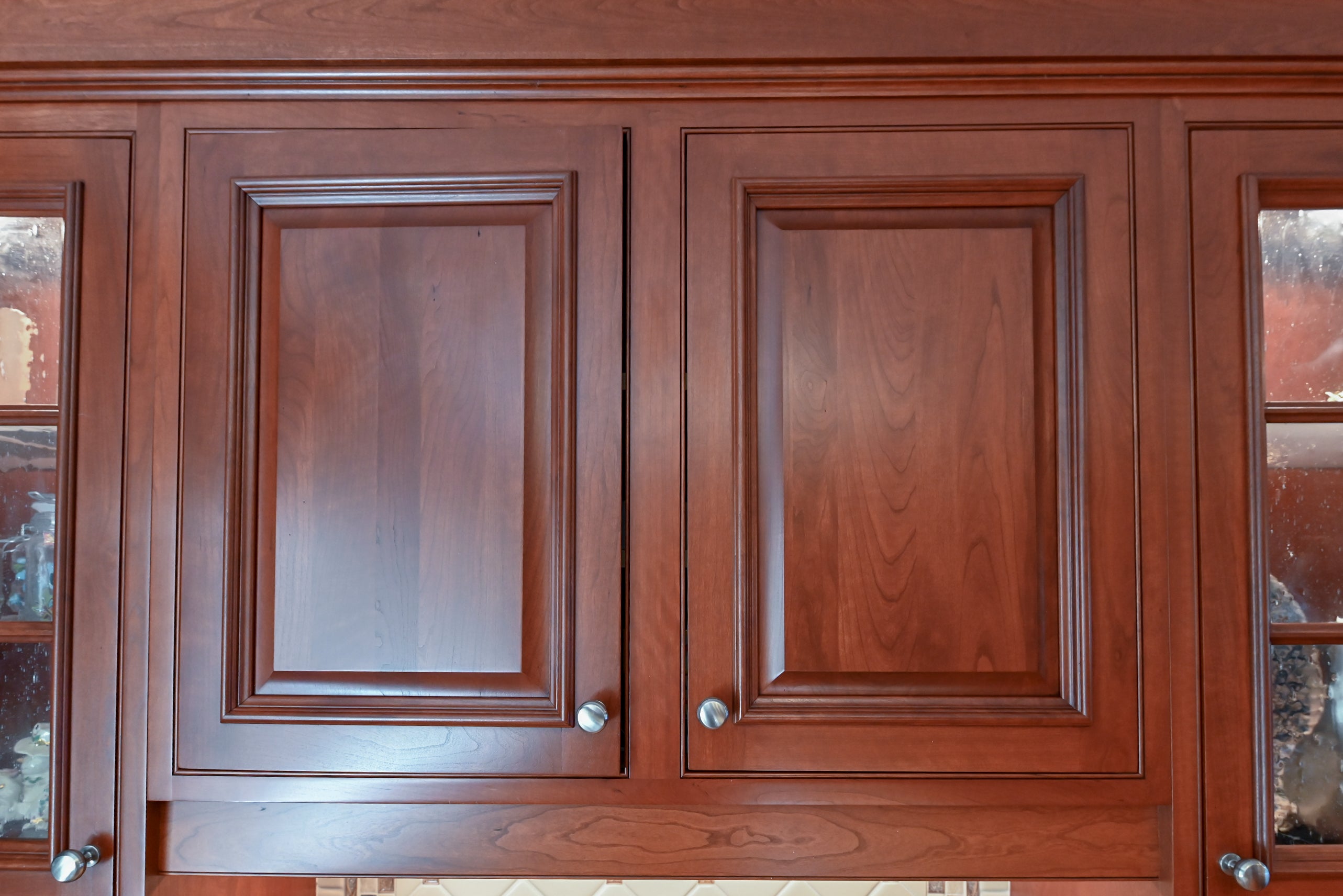 Crystal Cabinetry Terracotta Sunset Traditional Pre-Owned Kitchen W/ Wet Bar