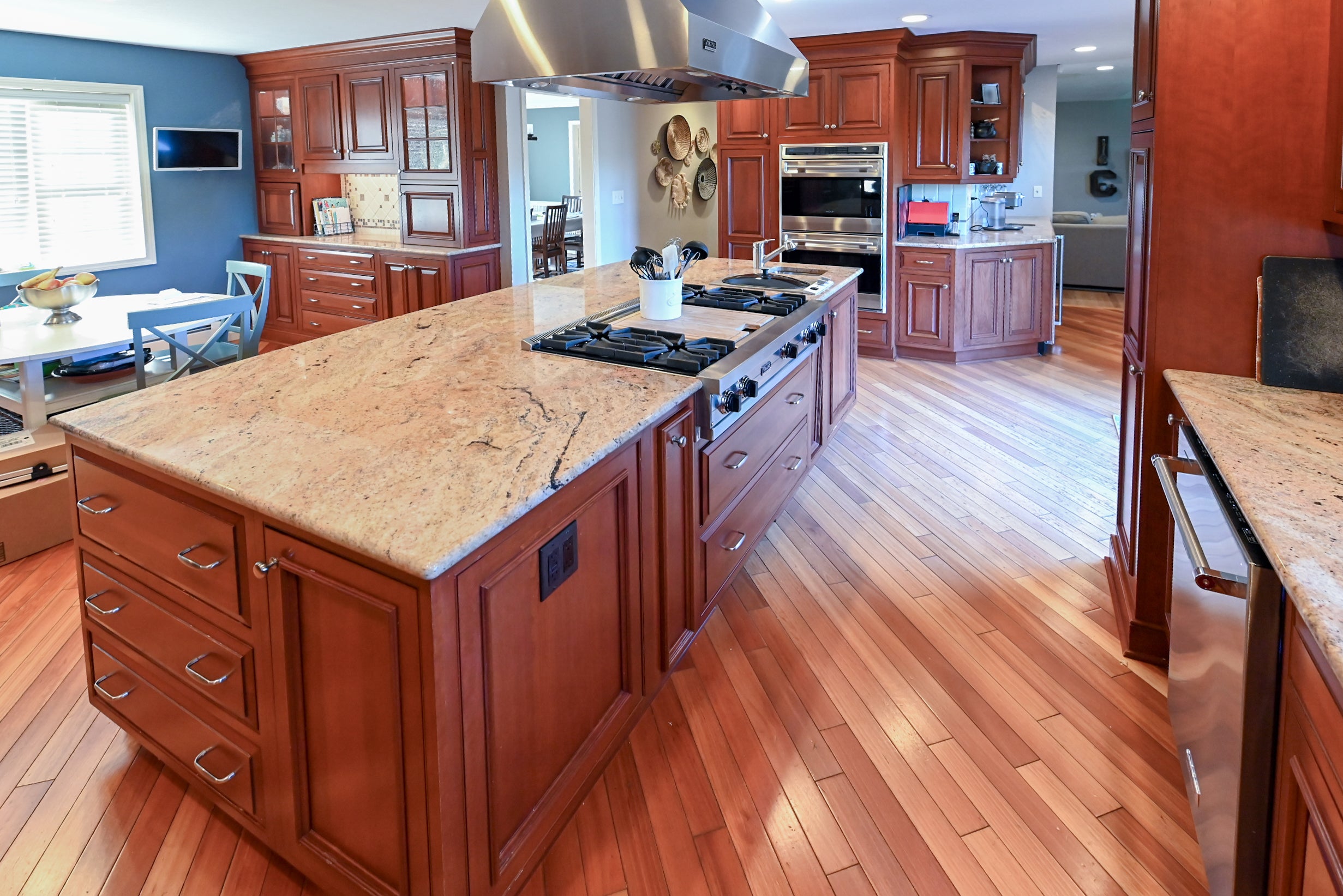 Crystal Cabinetry Terracotta Sunset Traditional Pre-Owned Kitchen W/ Wet Bar