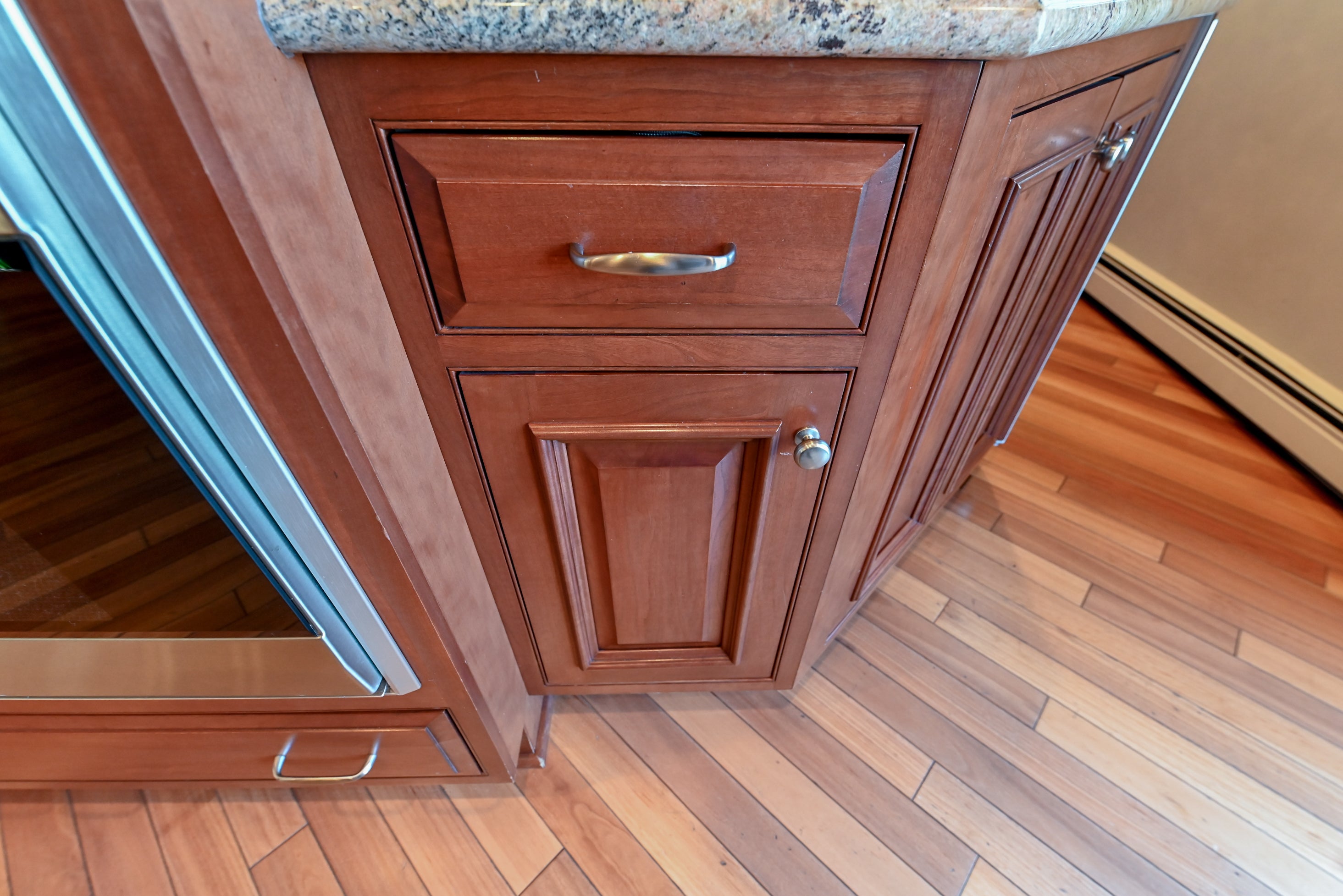 Crystal Cabinetry Terracotta Sunset Traditional Pre-Owned Kitchen W/ Wet Bar