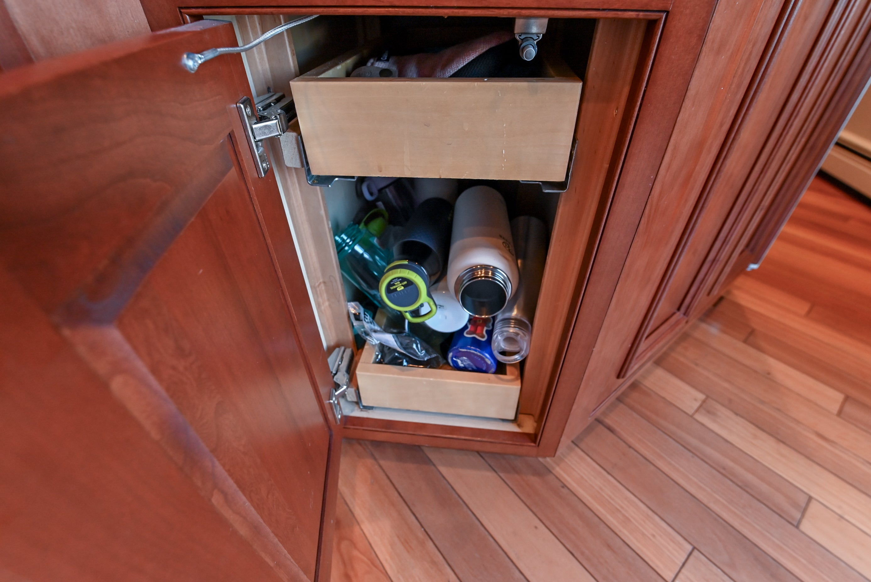 Crystal Cabinetry Terracotta Sunset Traditional Pre-Owned Kitchen W/ Wet Bar