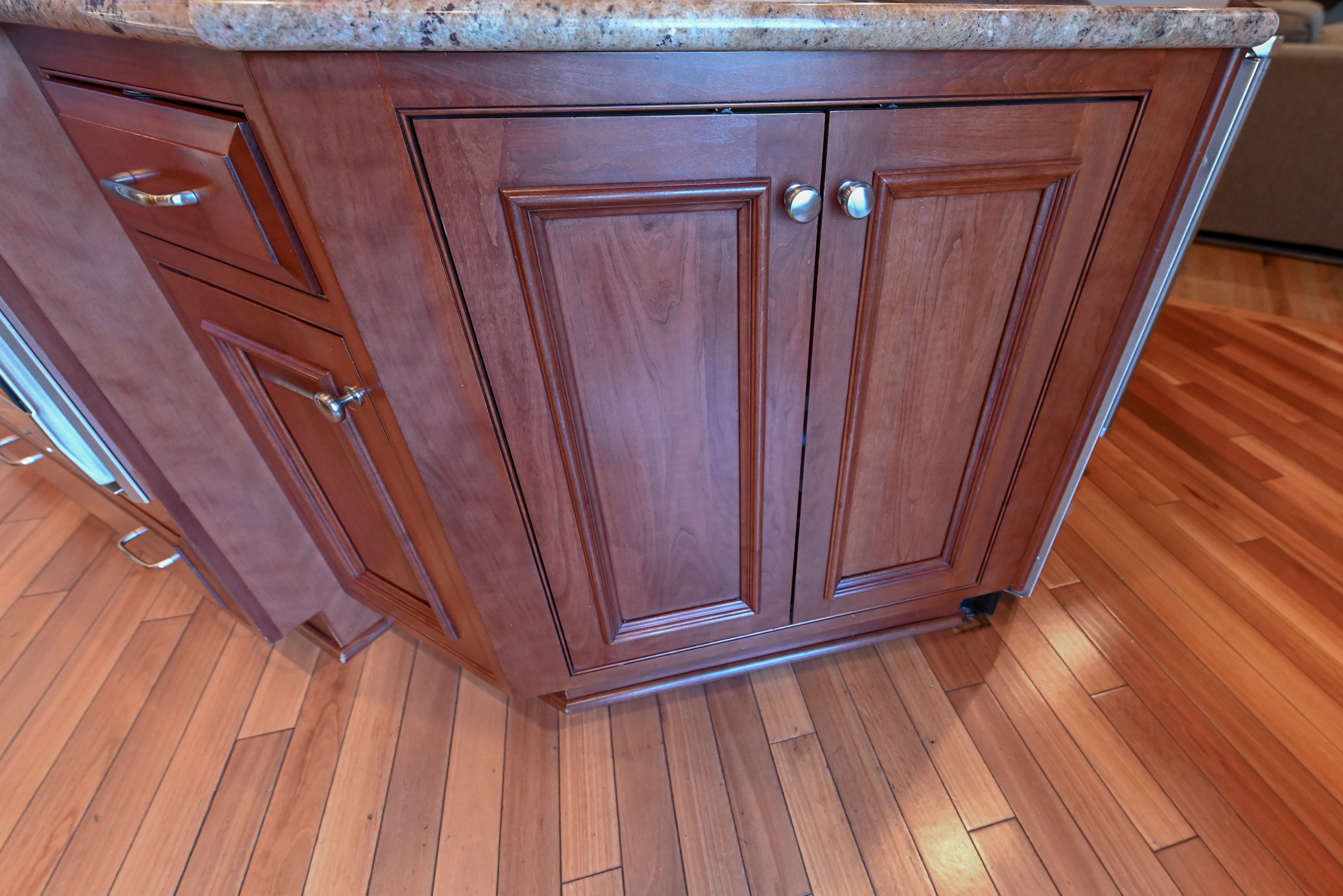 Crystal Cabinetry Terracotta Sunset Traditional Pre-Owned Kitchen W/ Wet Bar