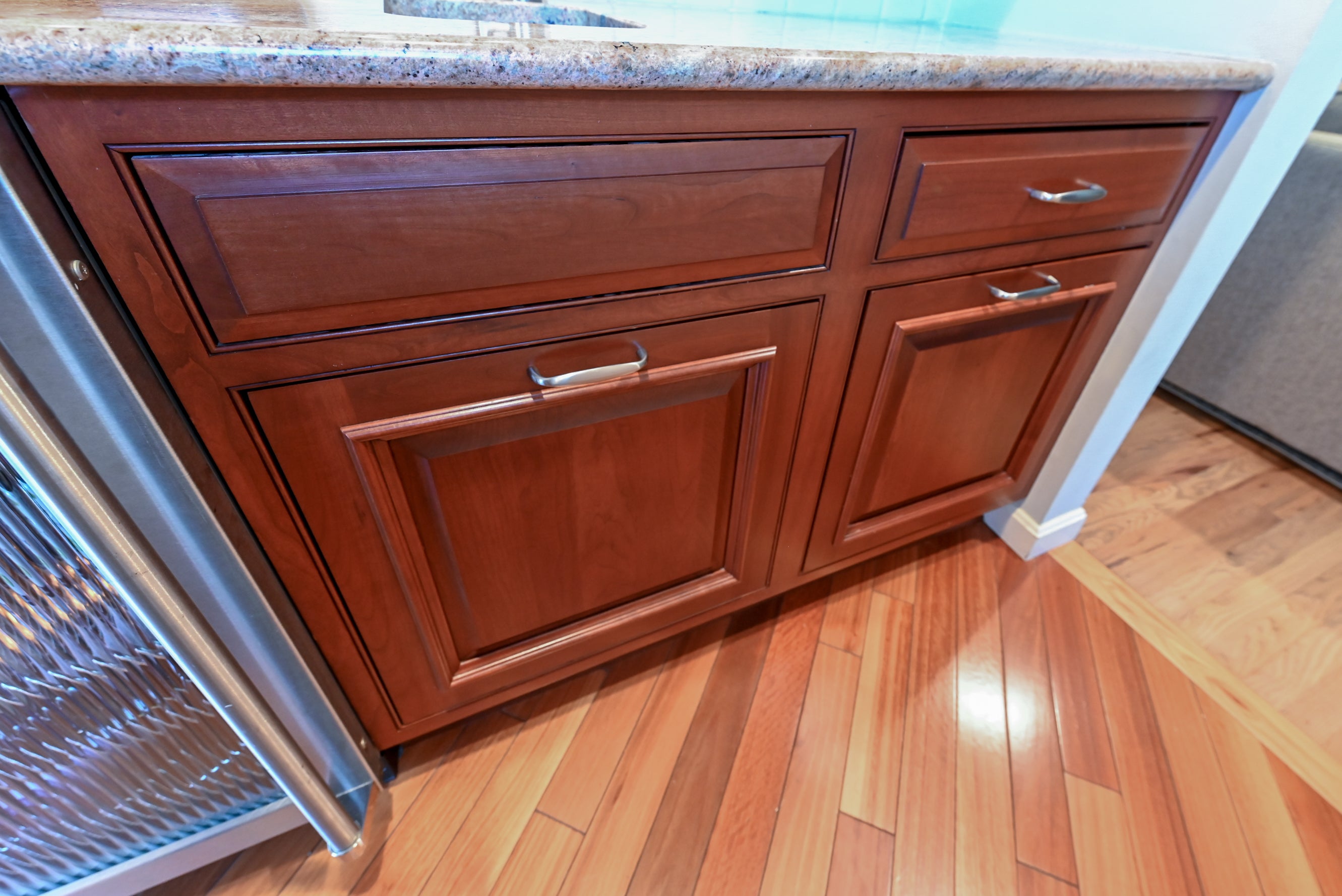 Crystal Cabinetry Terracotta Sunset Traditional Pre-Owned Kitchen W/ Wet Bar