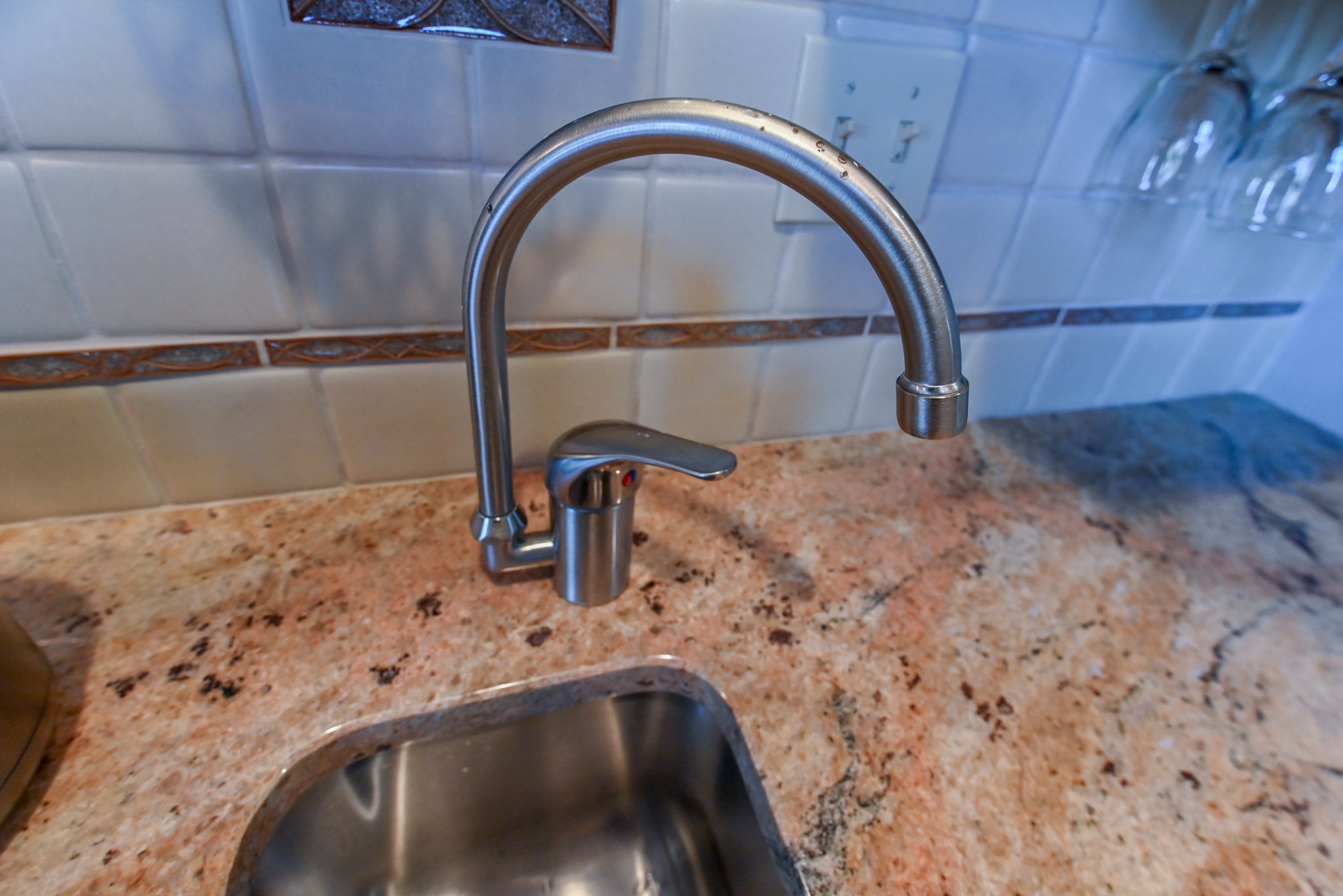 Crystal Cabinetry Terracotta Sunset Traditional Pre-Owned Kitchen W/ Wet Bar