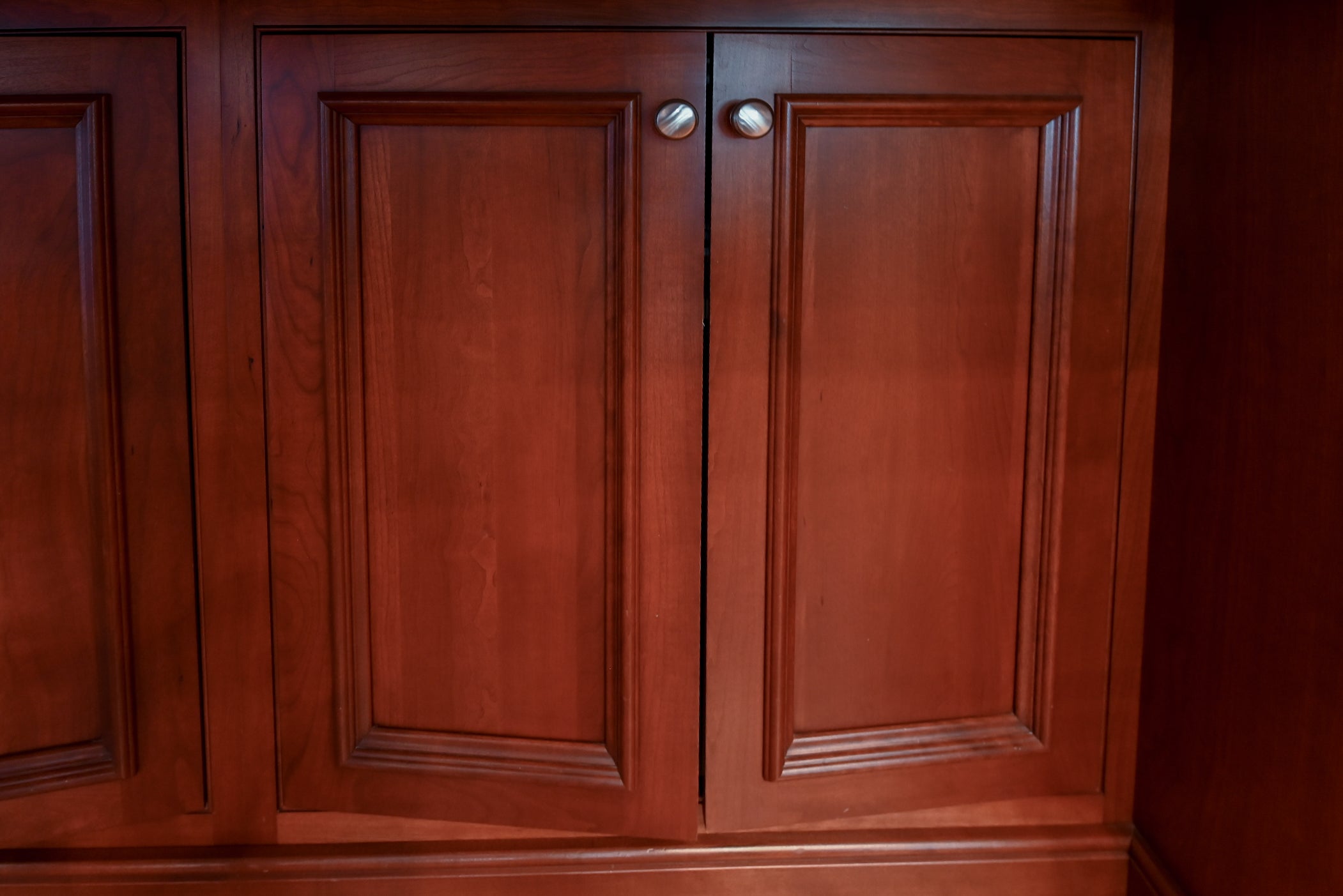 Crystal Cabinetry Terracotta Sunset Traditional Pre-Owned Kitchen W/ Wet Bar