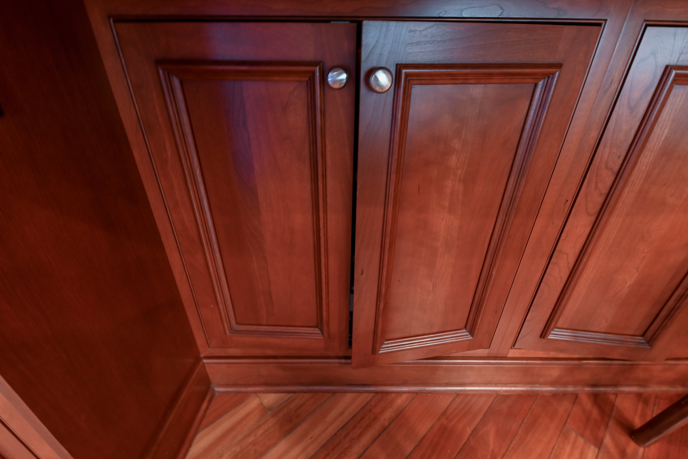 Crystal Cabinetry Terracotta Sunset Traditional Pre-Owned Kitchen W/ Wet Bar