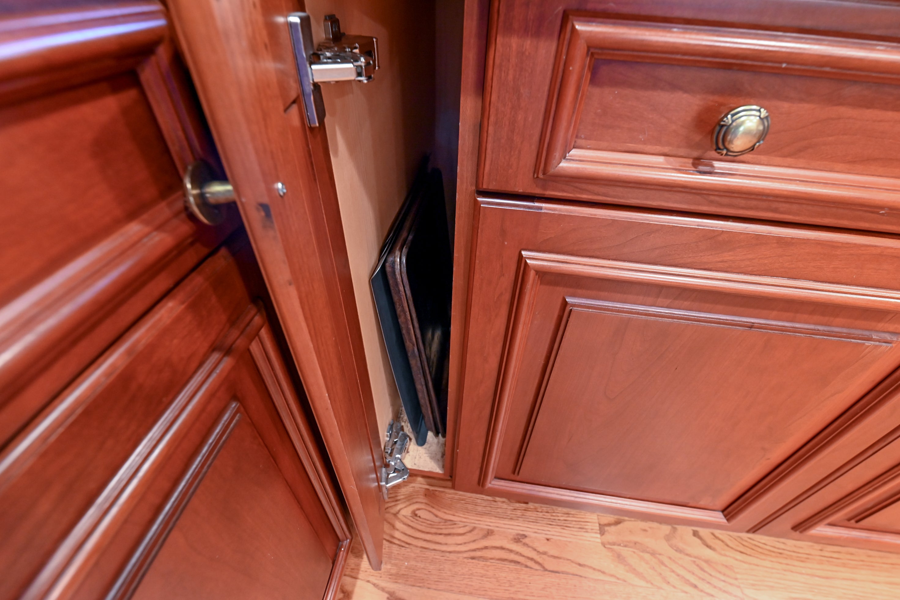 Peter Salerno English Toffee Traditional Pre-Owned Kitchen