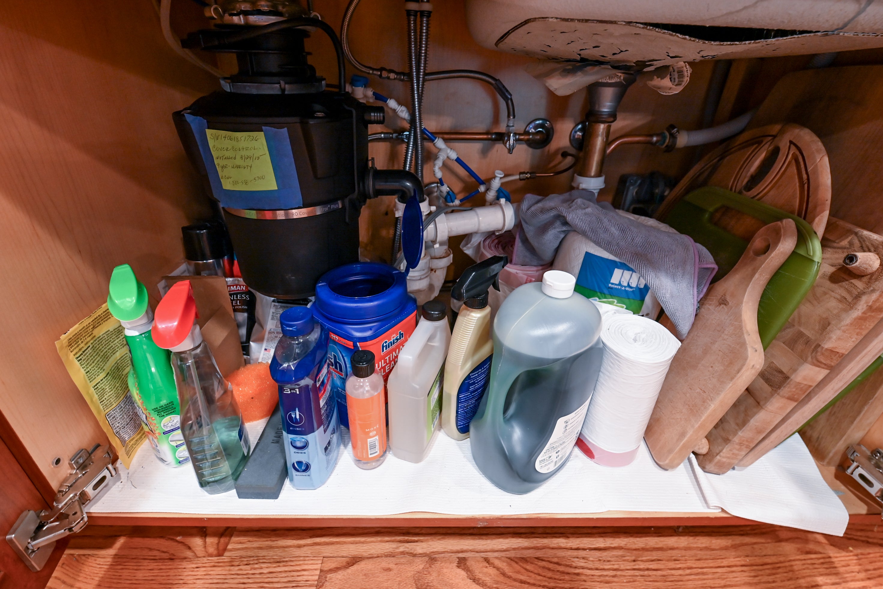 Peter Salerno English Toffee Traditional Pre-Owned Kitchen