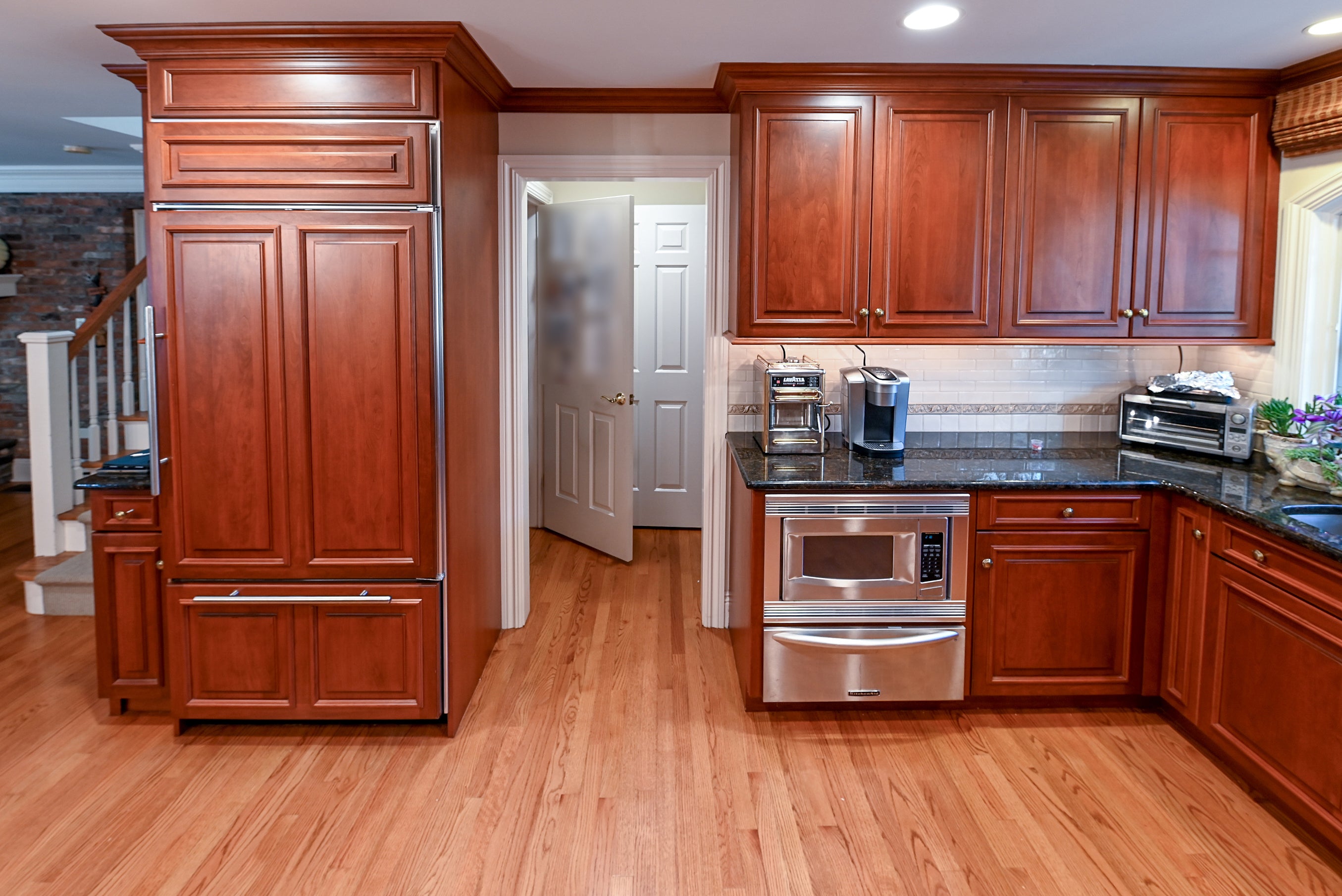 Peter Salerno English Toffee Traditional Pre-Owned Kitchen