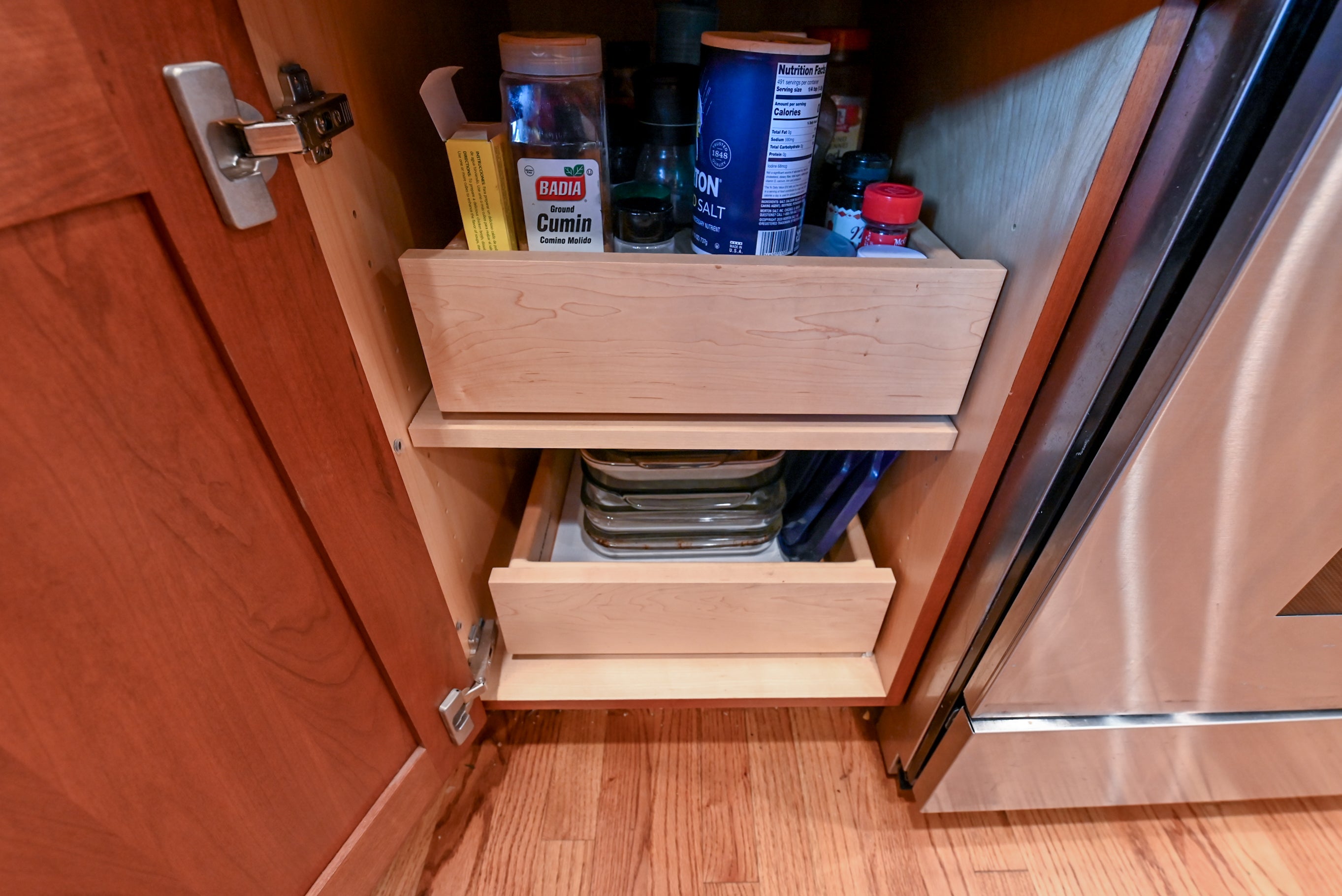 Peter Salerno English Toffee Traditional Pre-Owned Kitchen