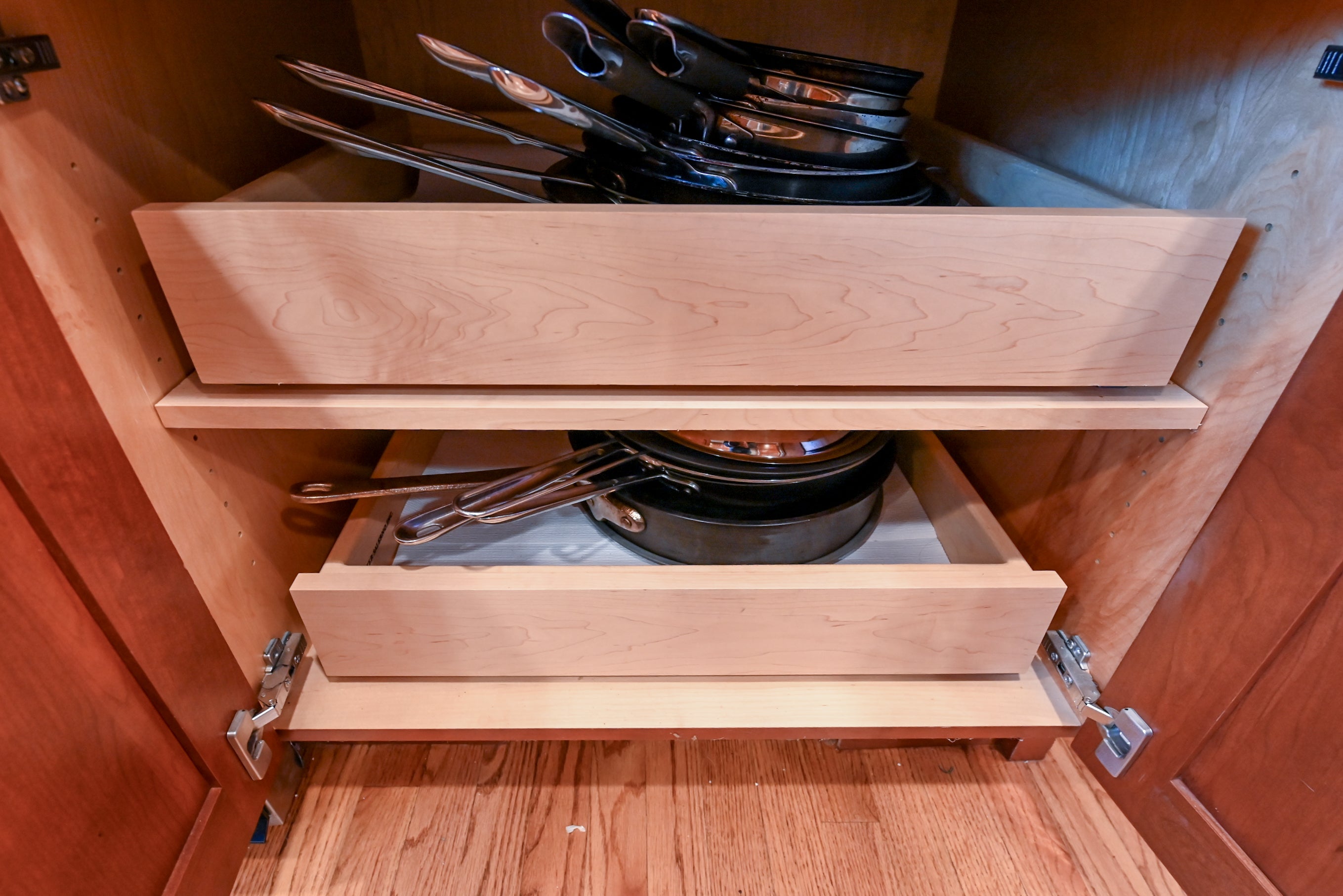 Peter Salerno English Toffee Traditional Pre-Owned Kitchen