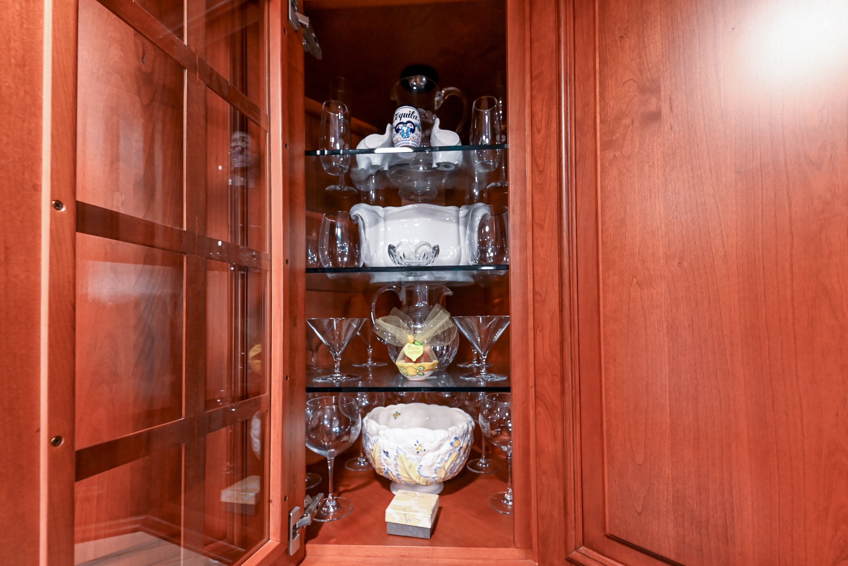 Peter Salerno English Toffee Traditional Pre-Owned Kitchen