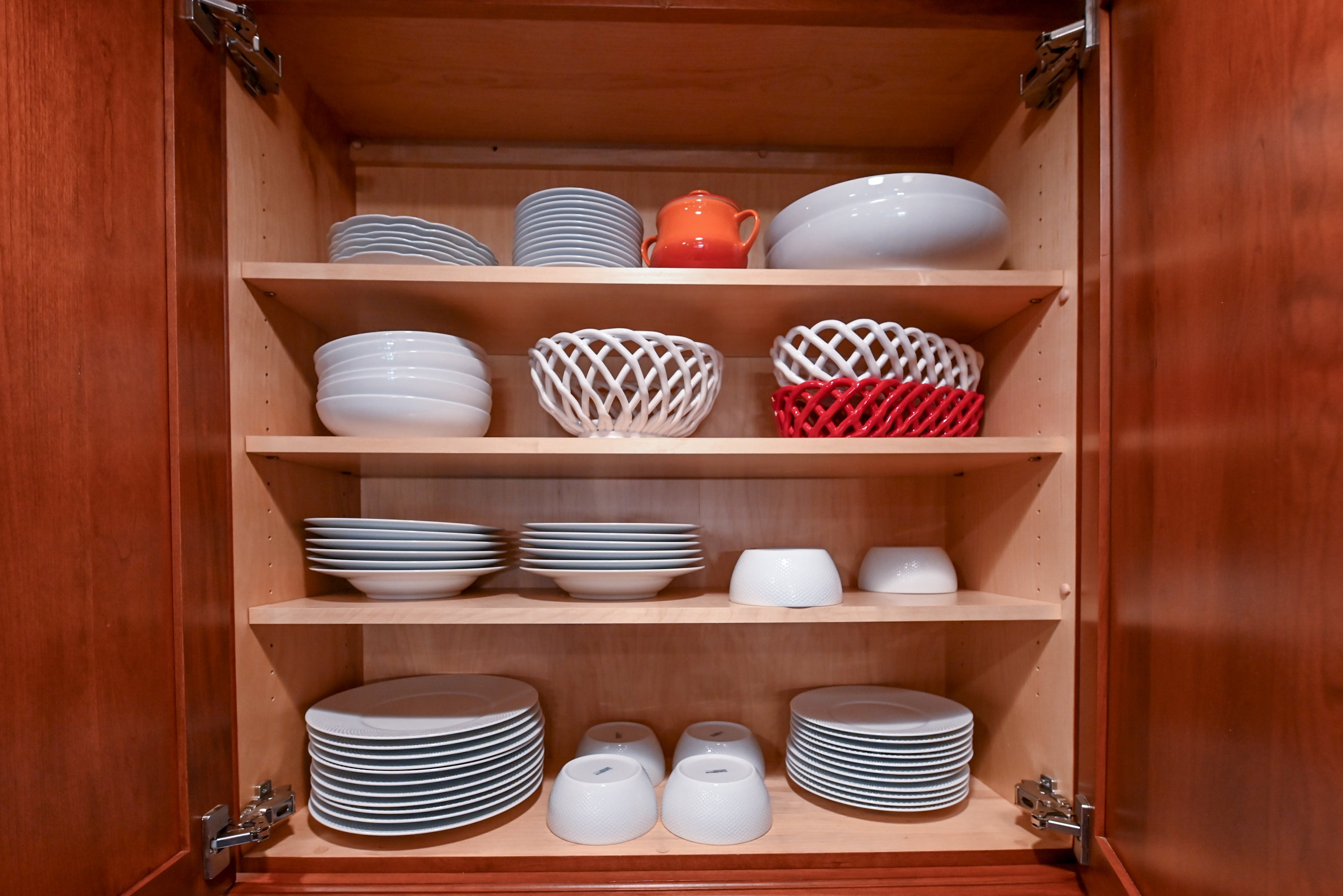 Peter Salerno English Toffee Traditional Pre-Owned Kitchen