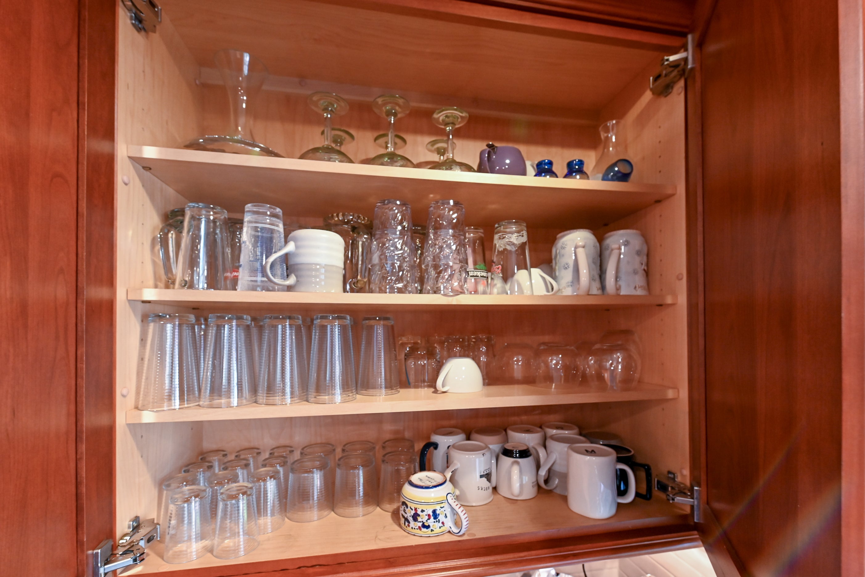 Peter Salerno English Toffee Traditional Pre-Owned Kitchen