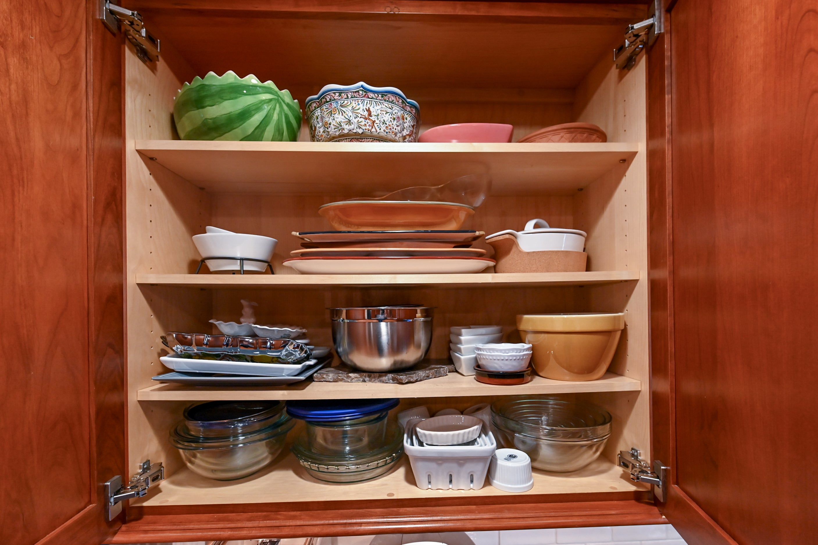 Peter Salerno English Toffee Traditional Pre-Owned Kitchen