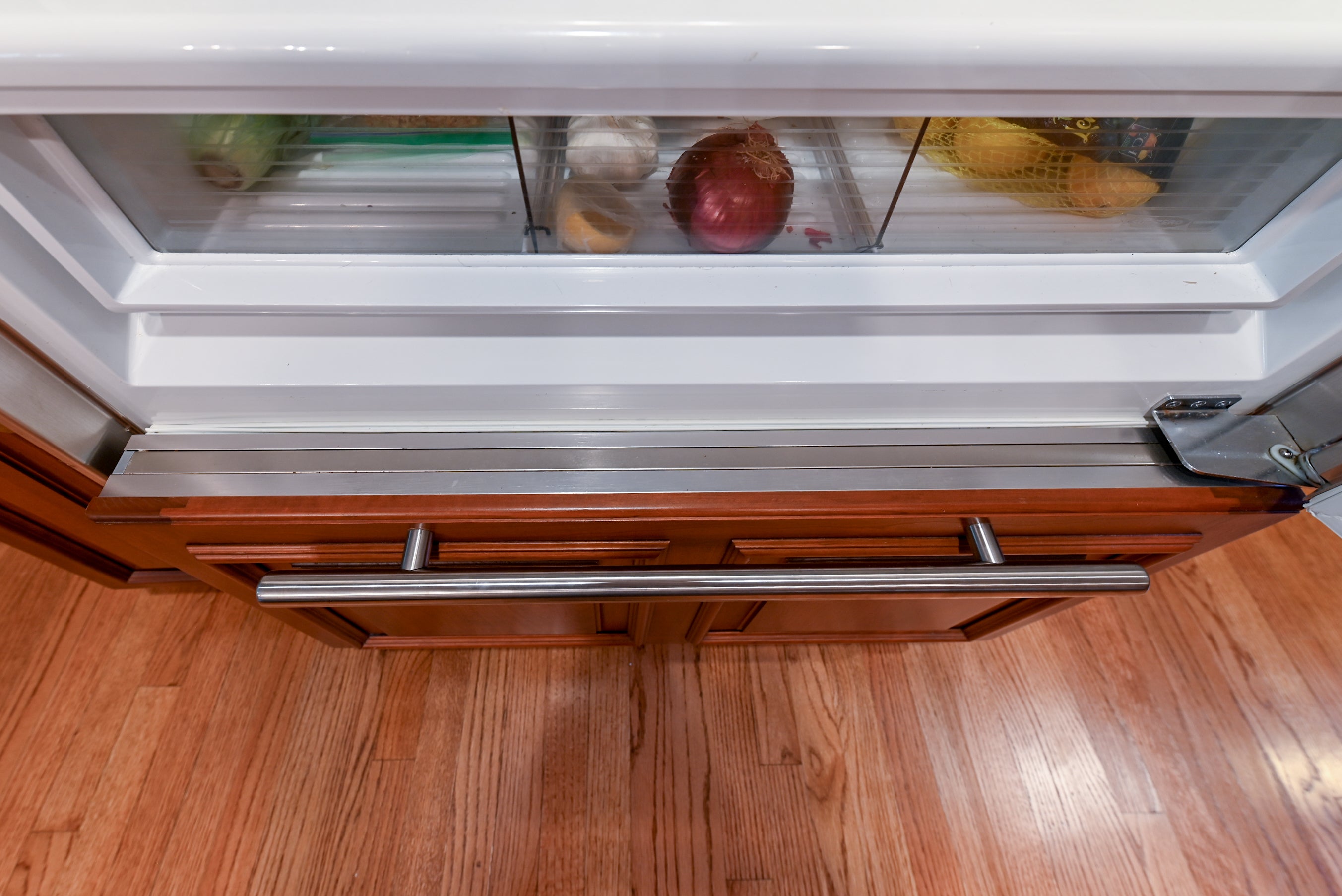 Peter Salerno English Toffee Traditional Pre-Owned Kitchen