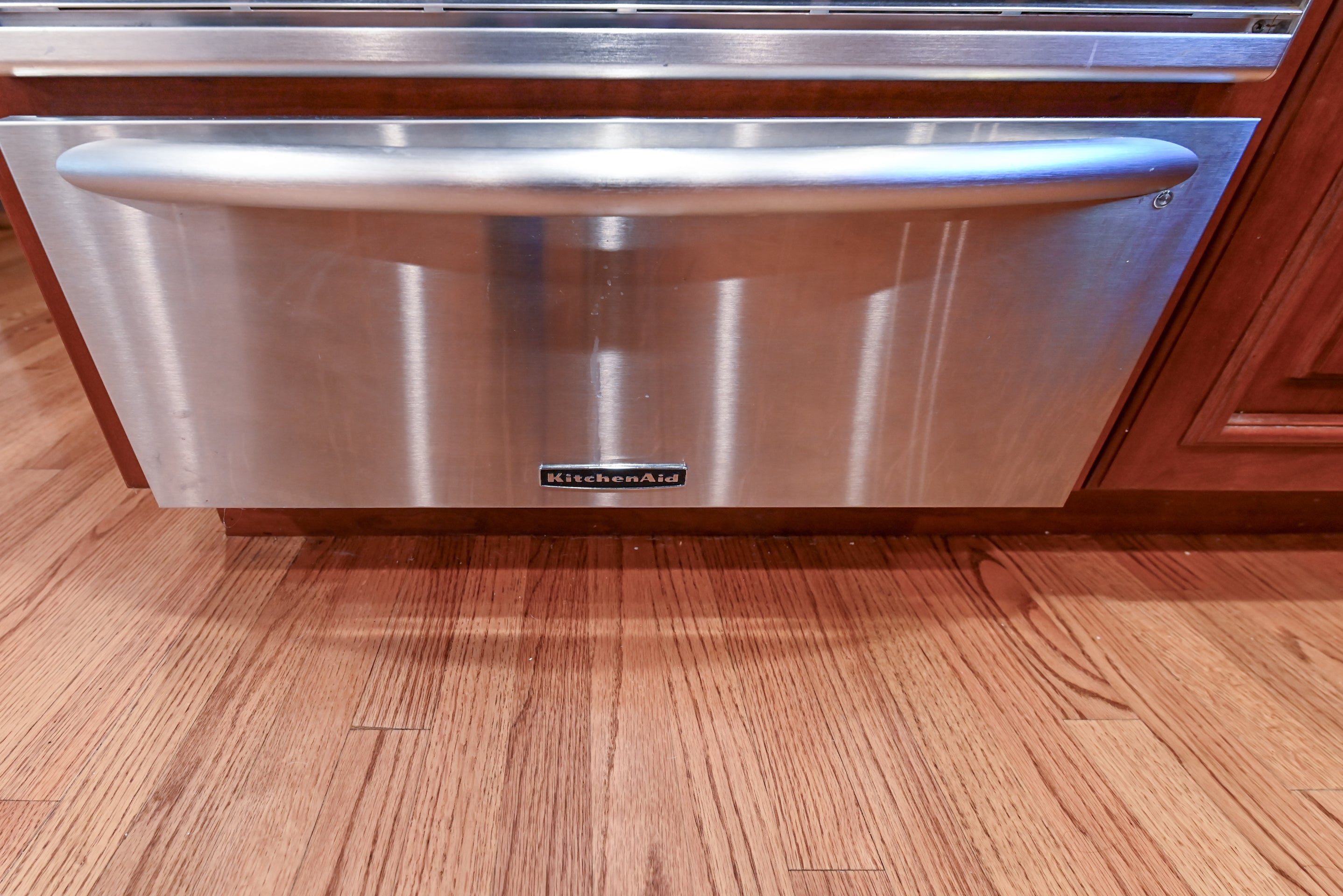 Peter Salerno English Toffee Traditional Pre-Owned Kitchen