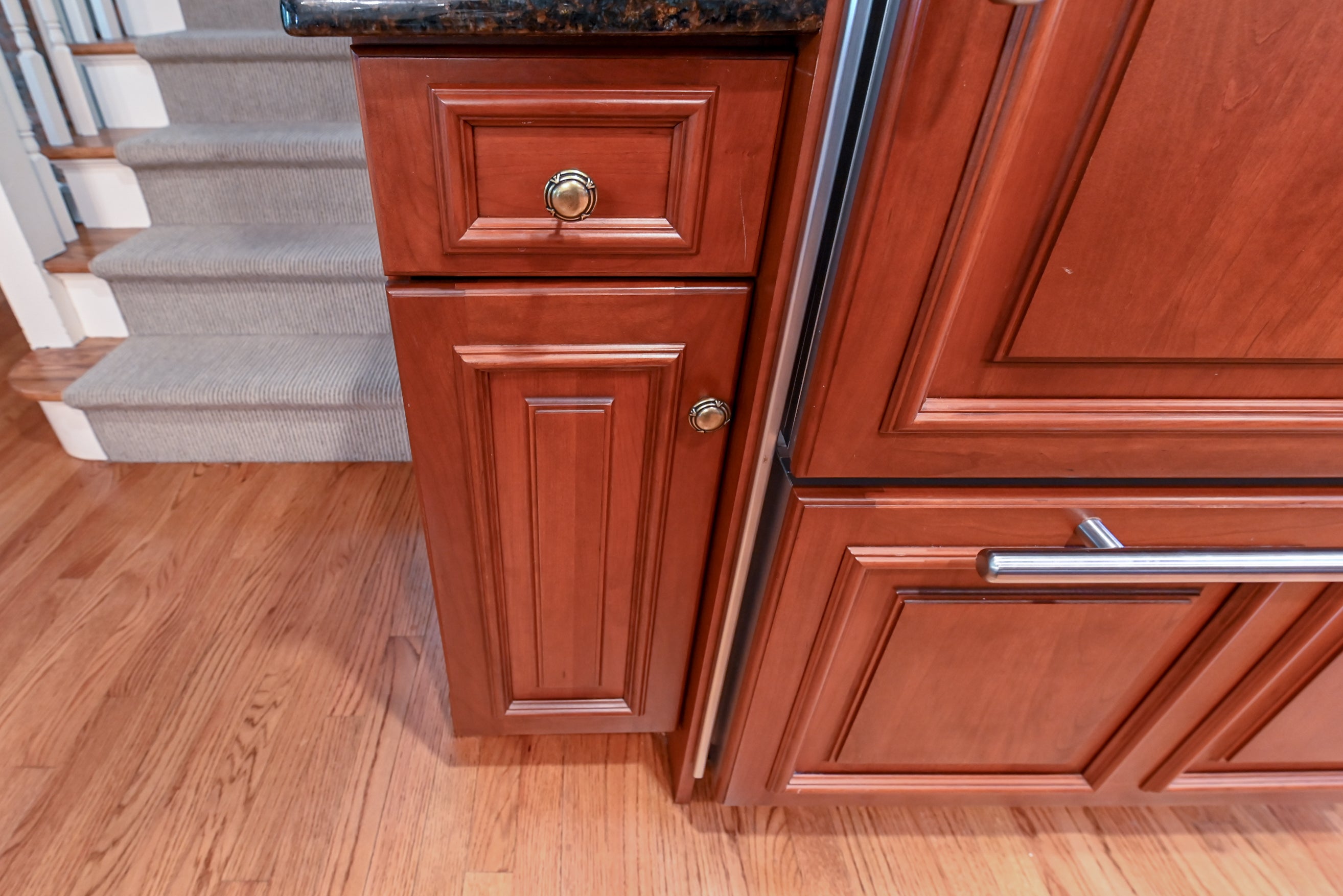 Peter Salerno English Toffee Traditional Pre-Owned Kitchen