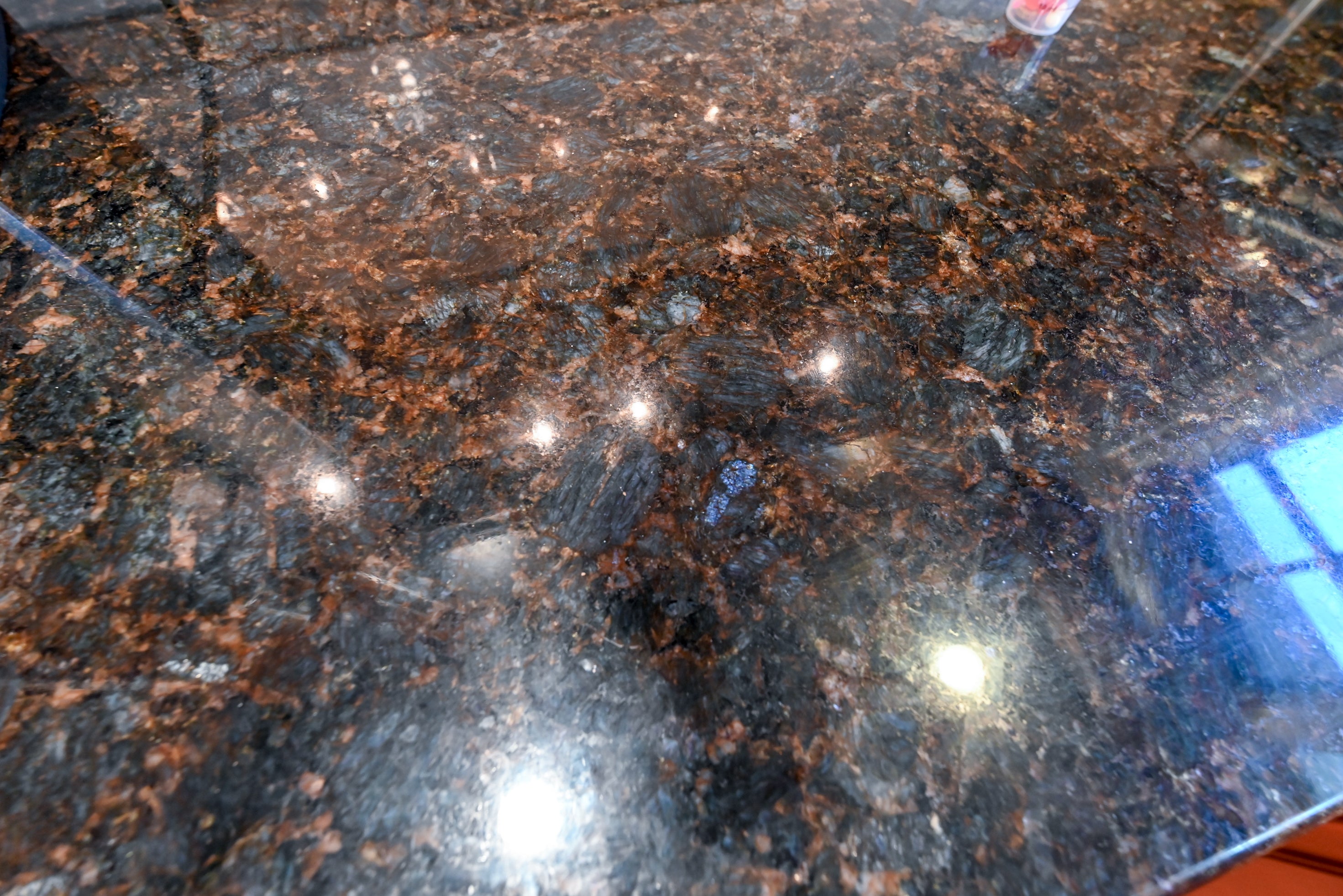 Peter Salerno English Toffee Traditional Pre-Owned Kitchen