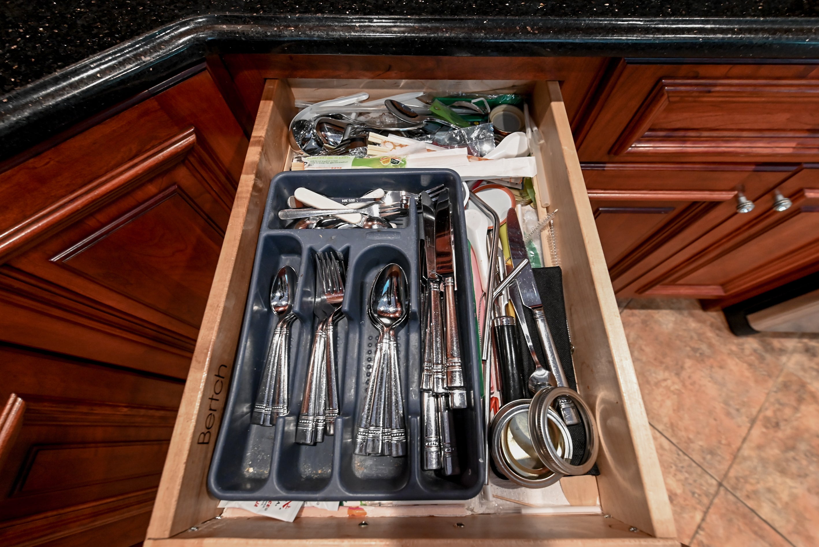 Bertch Apple Caramel Traditional Pre-Owned Kitchen