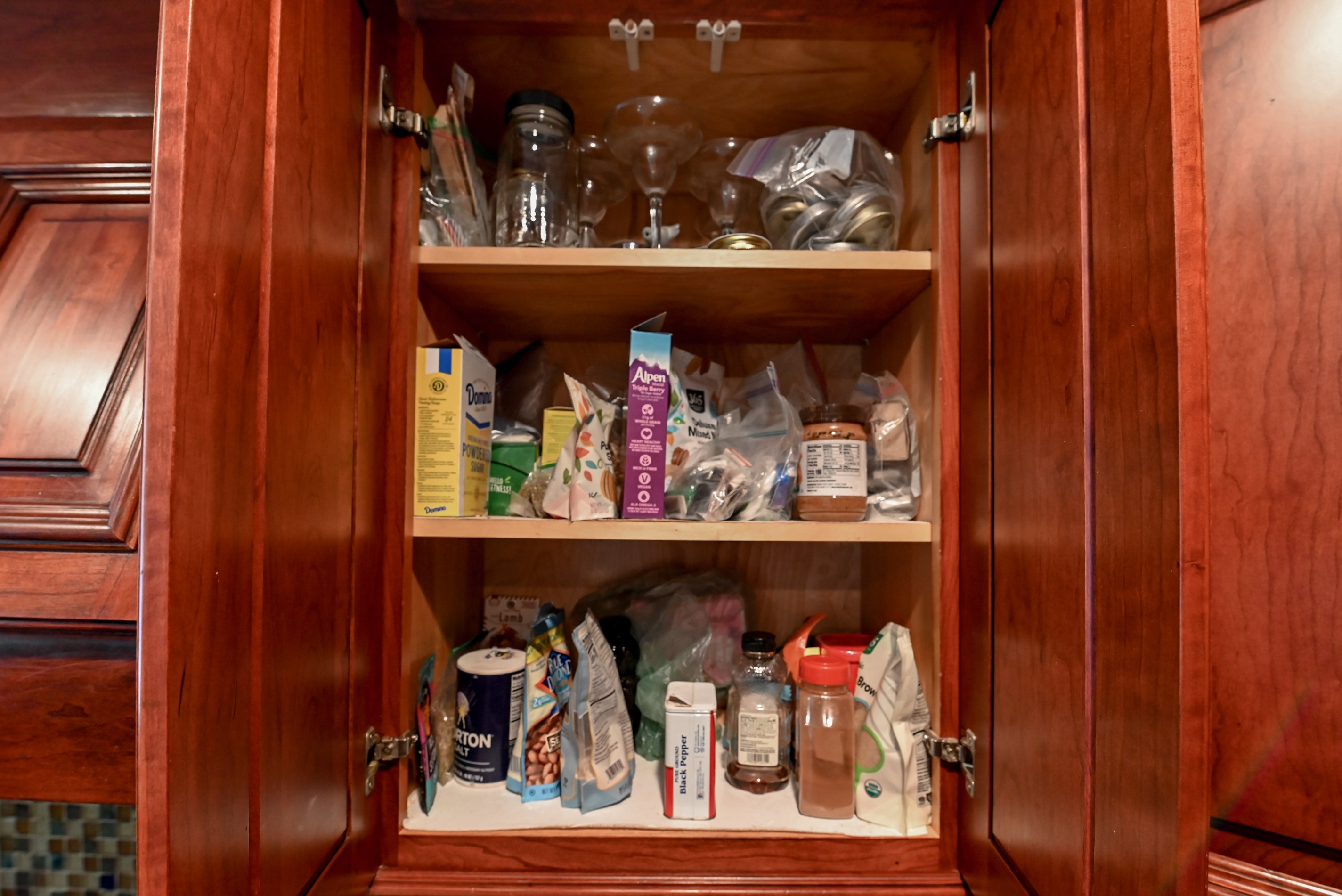 Bertch Apple Caramel Traditional Pre-Owned Kitchen