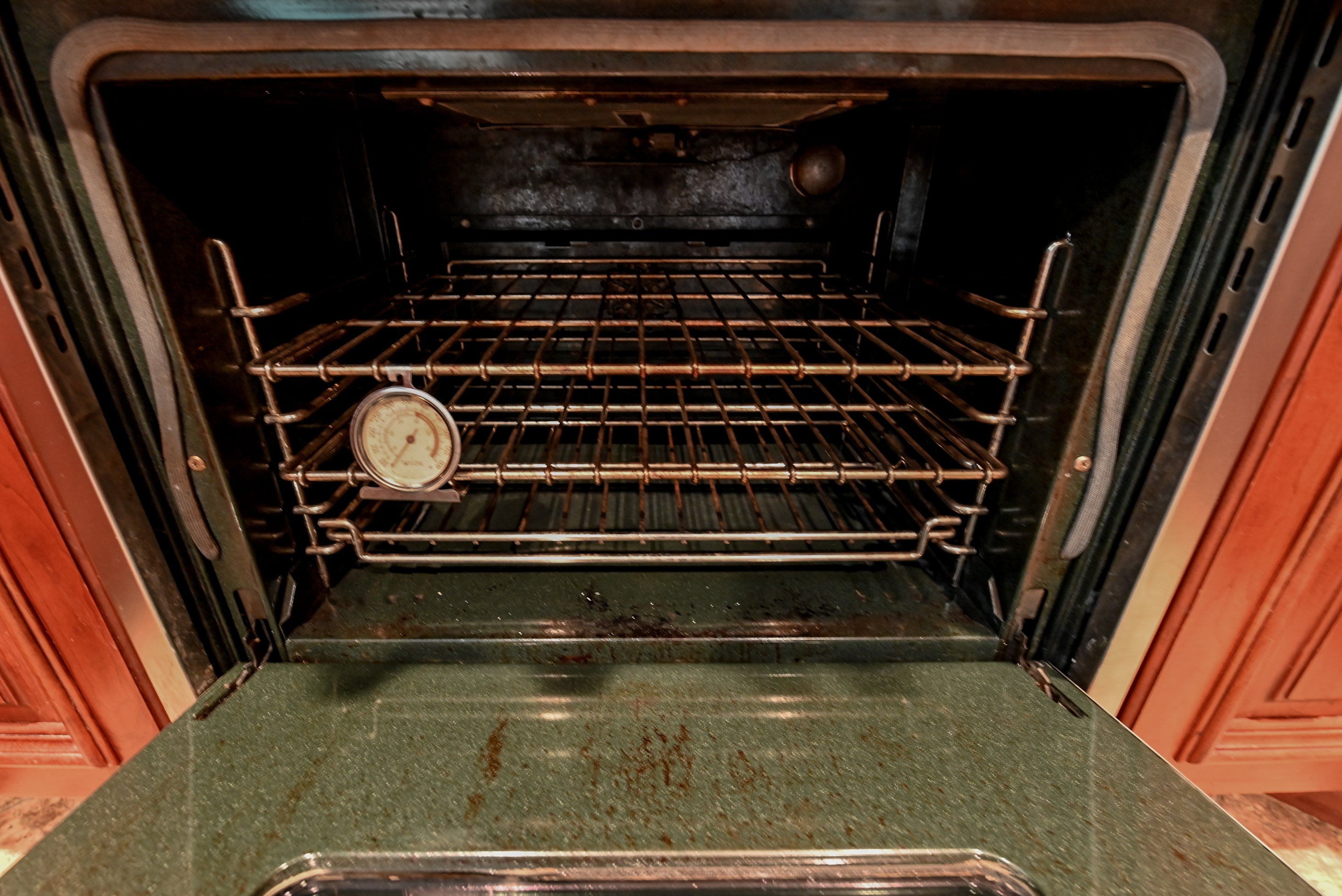 Bertch Apple Caramel Traditional Pre-Owned Kitchen