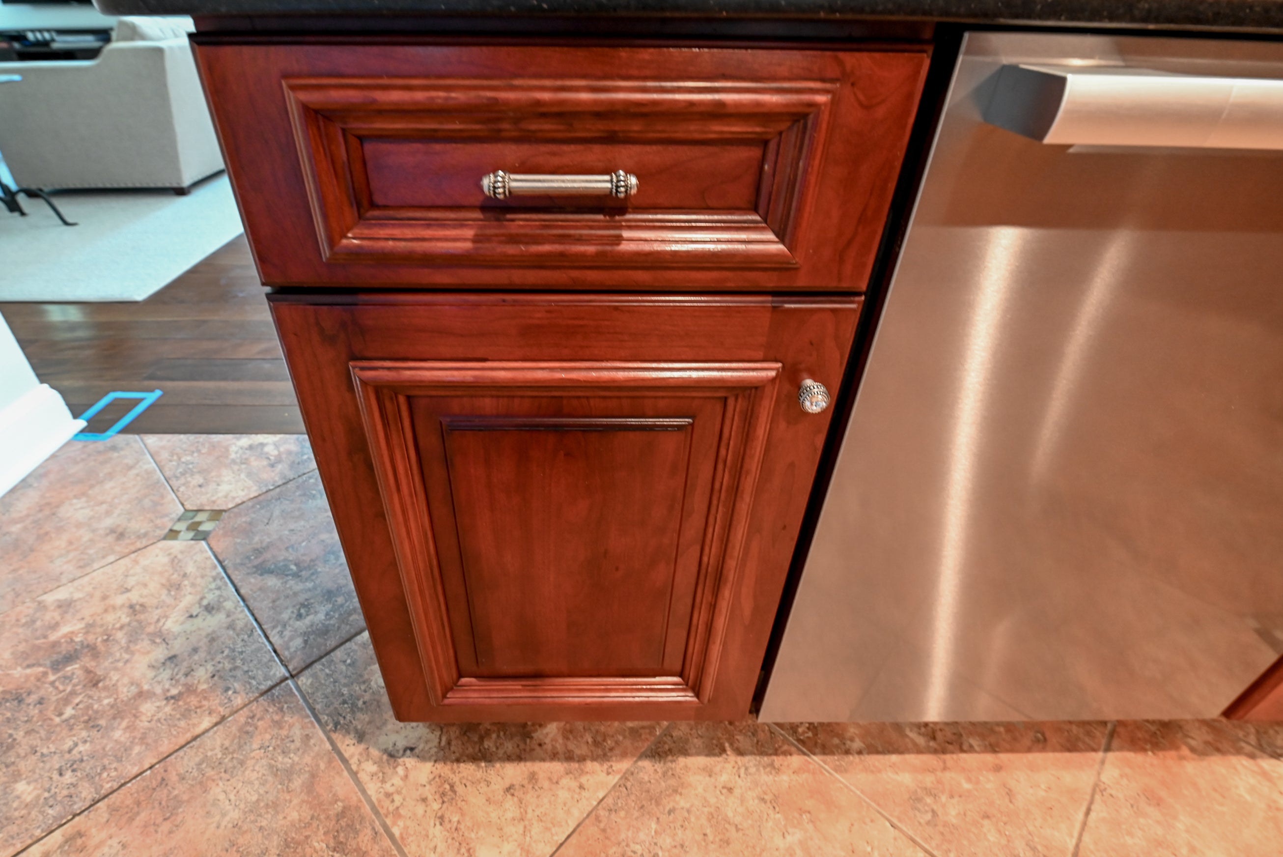 Bertch Apple Caramel Traditional Pre-Owned Kitchen